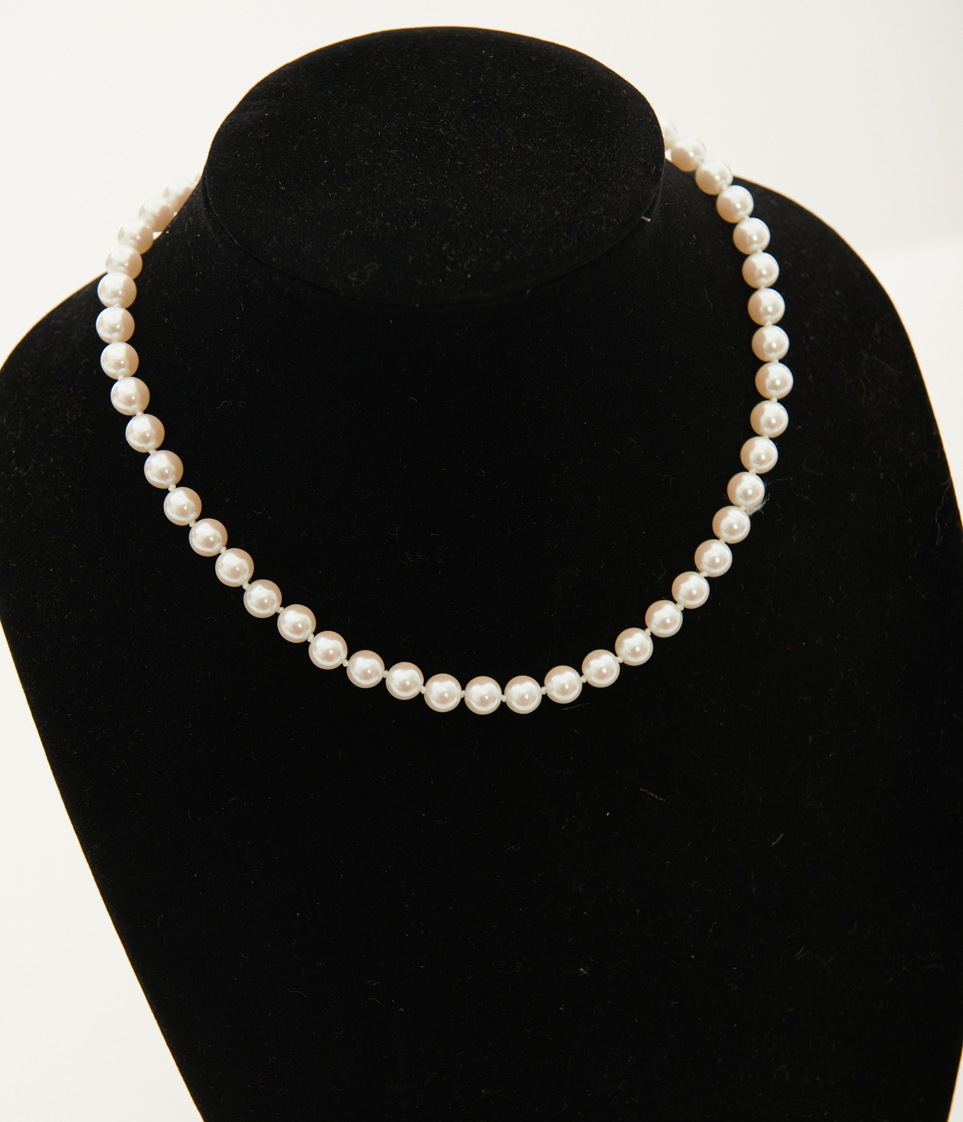 1950s White Single Strand Pearl Necklace - Unique Vintage - Womens, ACCESSORIES, JEWELRY