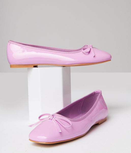 1960s-lilac-patent-leatherette