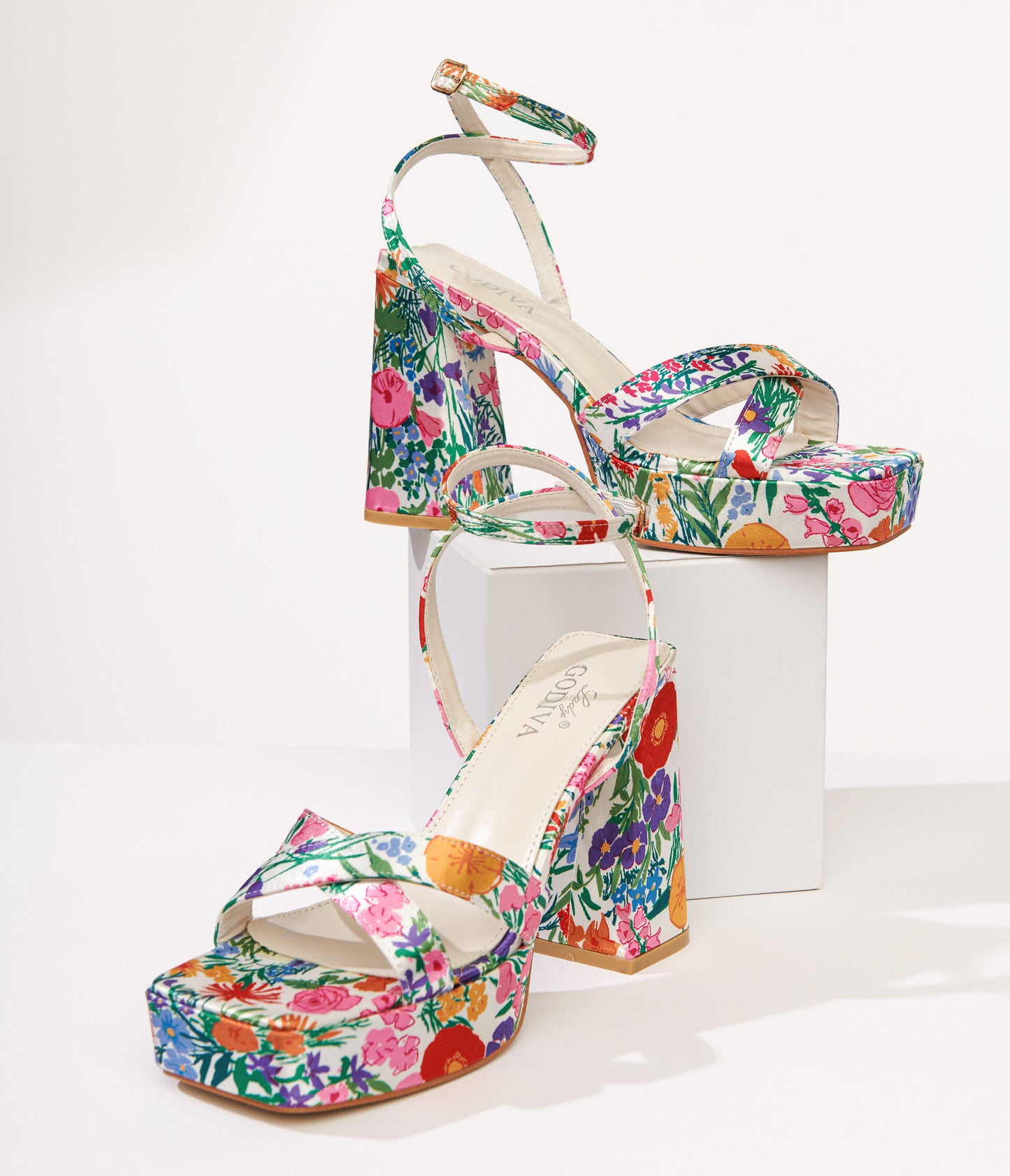 1970s White Floral Lexico Platform Sandals - Unique Vintage - Womens, SHOES, SANDALS