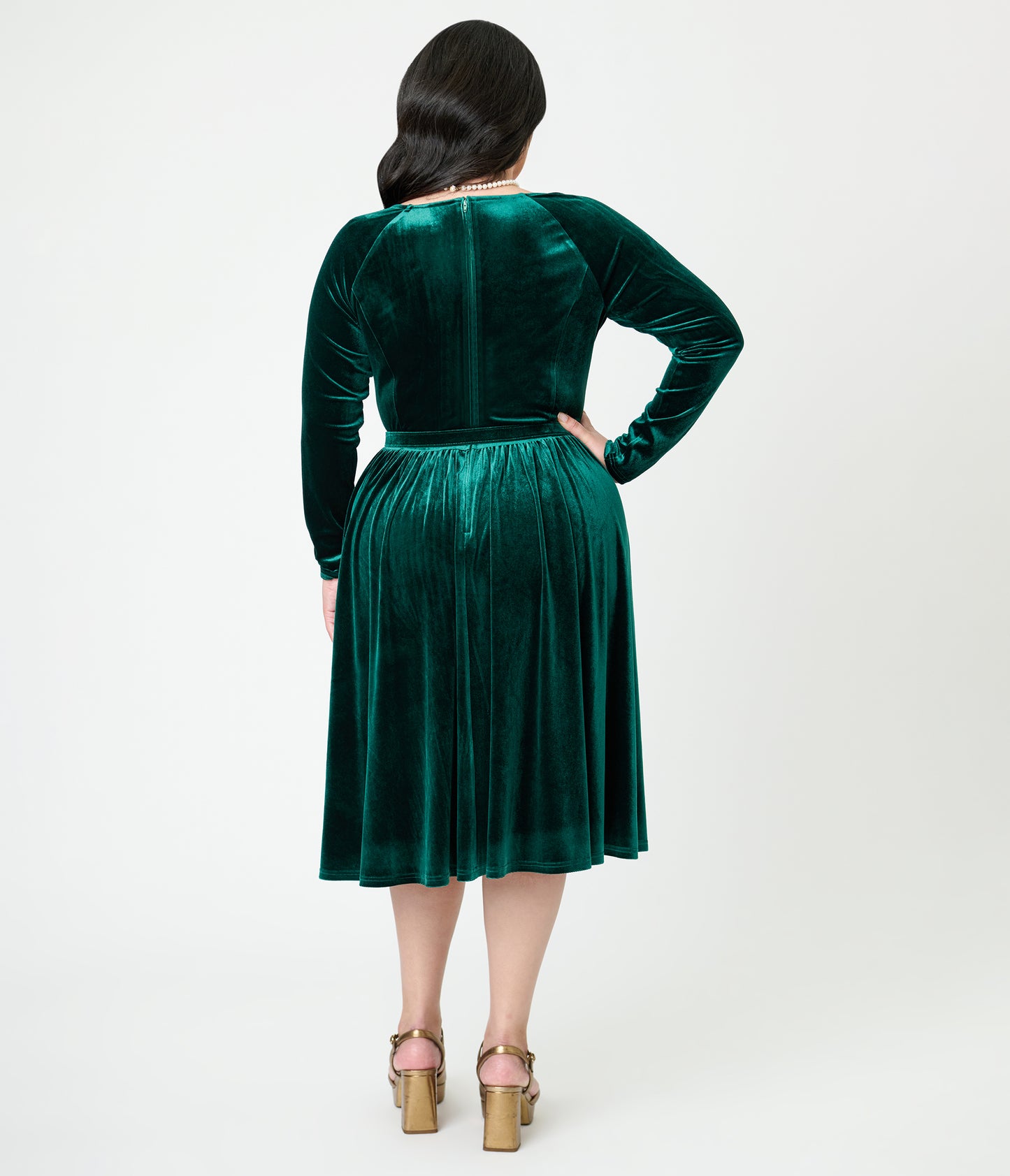 Unique Vintage Plus Size Emerald Velvet Sweetheart Swing Dress