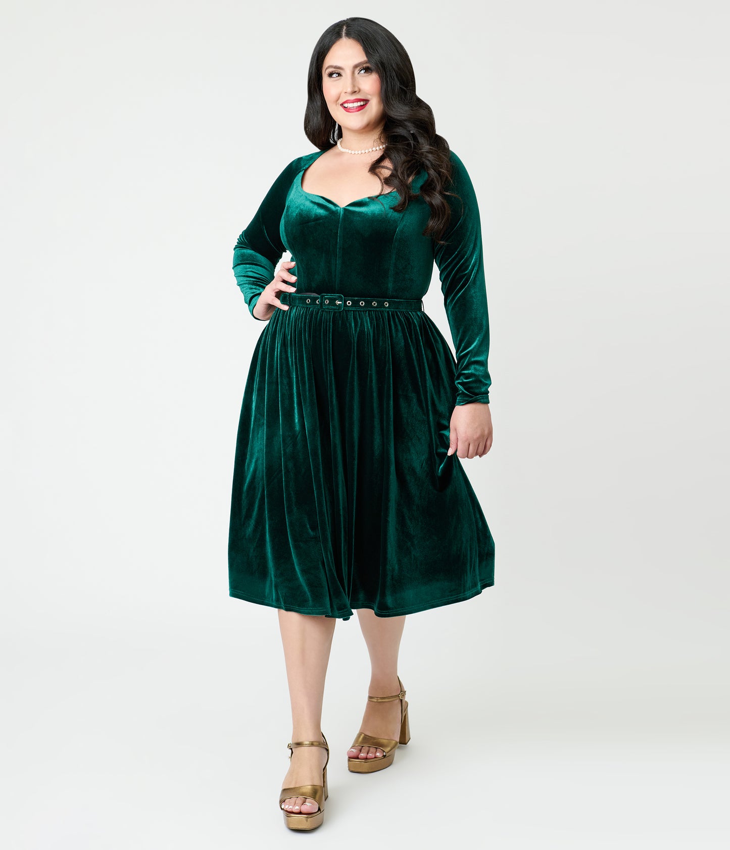 Unique Vintage Plus Size Emerald Velvet Sweetheart Swing Dress