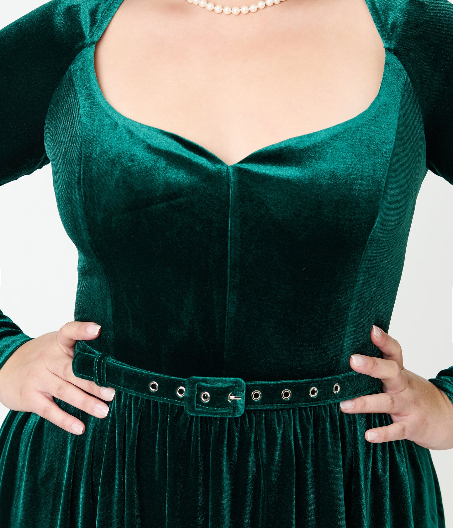 Unique Vintage Plus Size Emerald Velvet Sweetheart Swing Dress