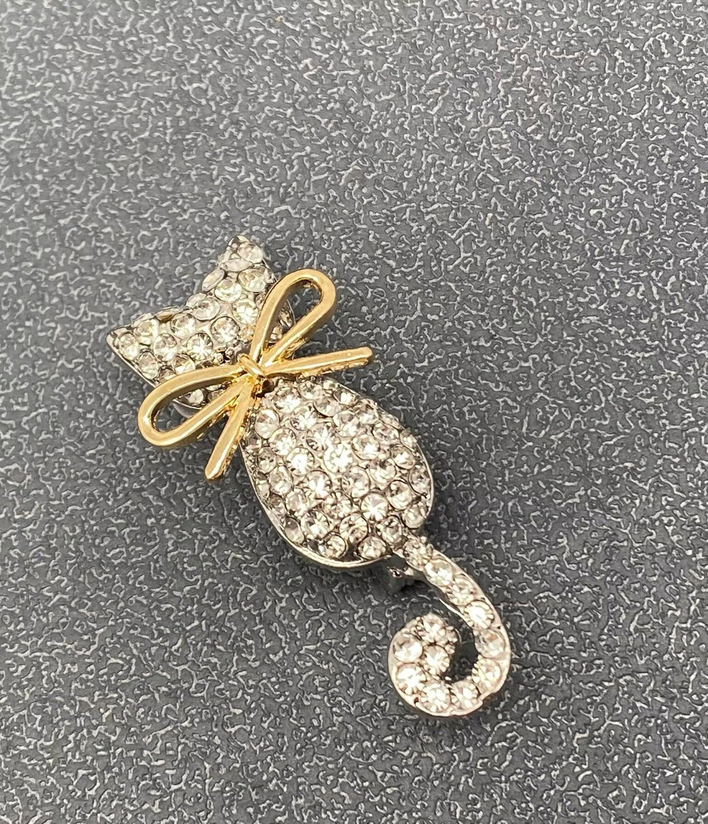 Rhinestone Cat Brooch - Unique Vintage - Womens, ACCESSORIES, JEWELRY