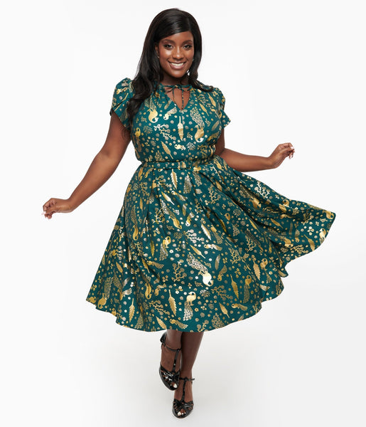 Unique Vintage Plus Size 1940s Green Gold Peacock Print Dahlia Swing