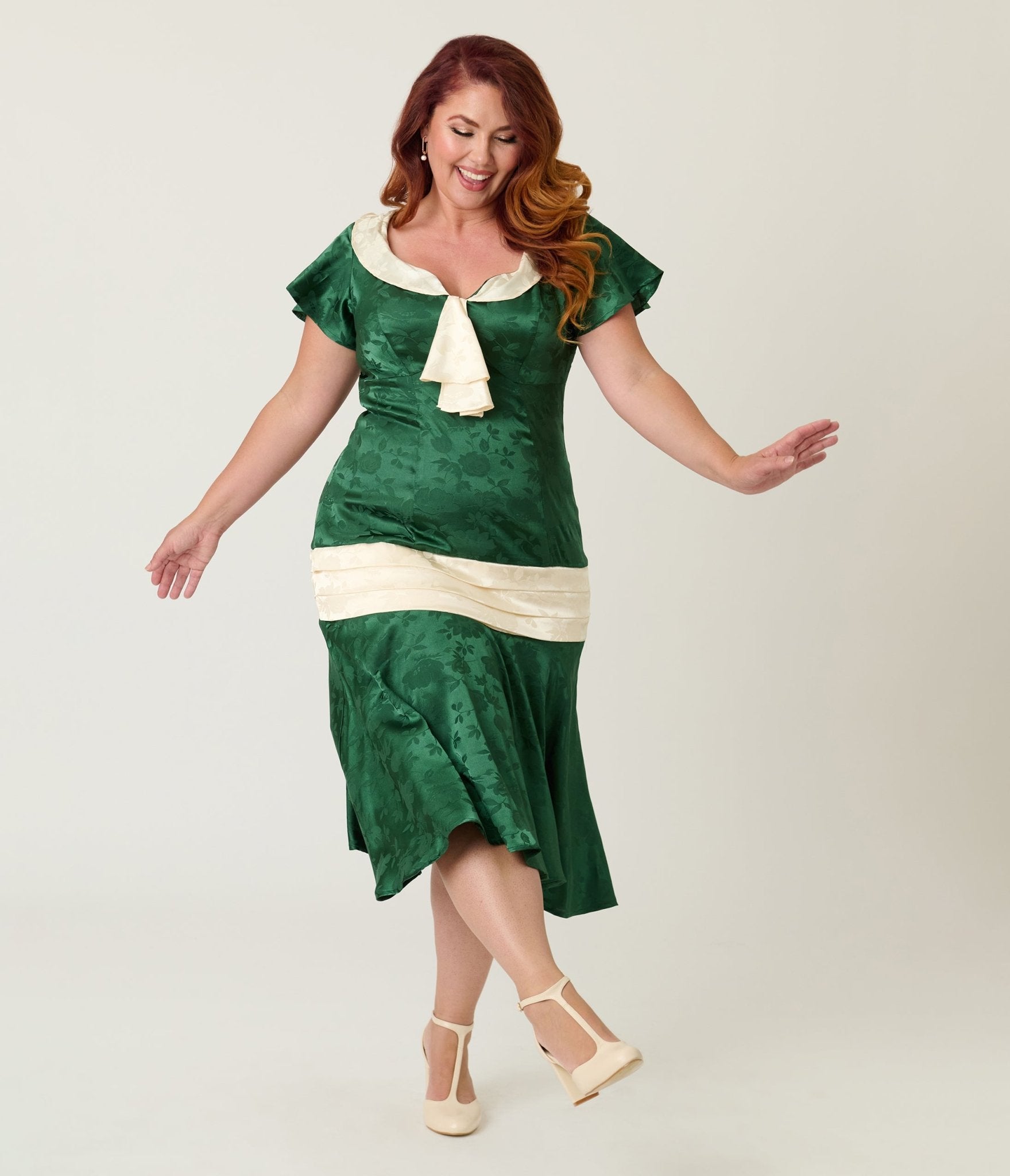 Unique Vintage Plus Size Green Floral Jacquard Wilshire Flapper Dress Unique Vintage Plus Size Green Floral Jacquard Wilshire Flapper Dress