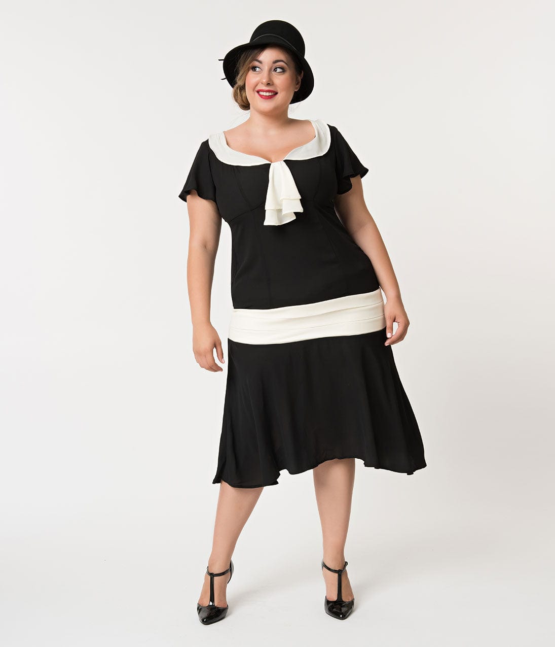 Unique Vintage Plus Size 1920s Black Cream Wilshire Flapper Day Dres