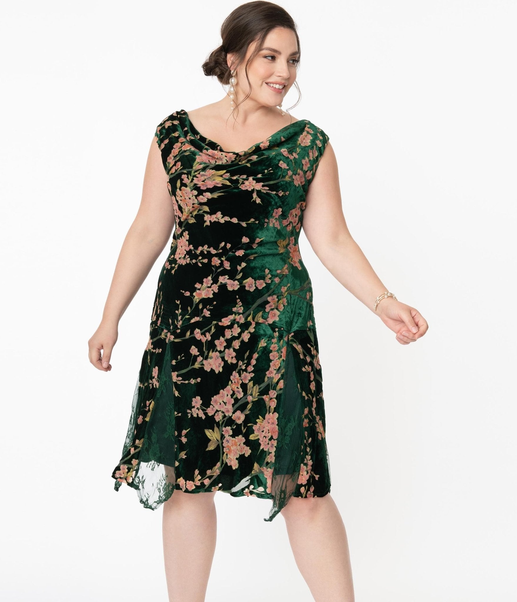 Unique Vintage Plus Size 1920s Emerald Velvet Floral Burnout Hemingway