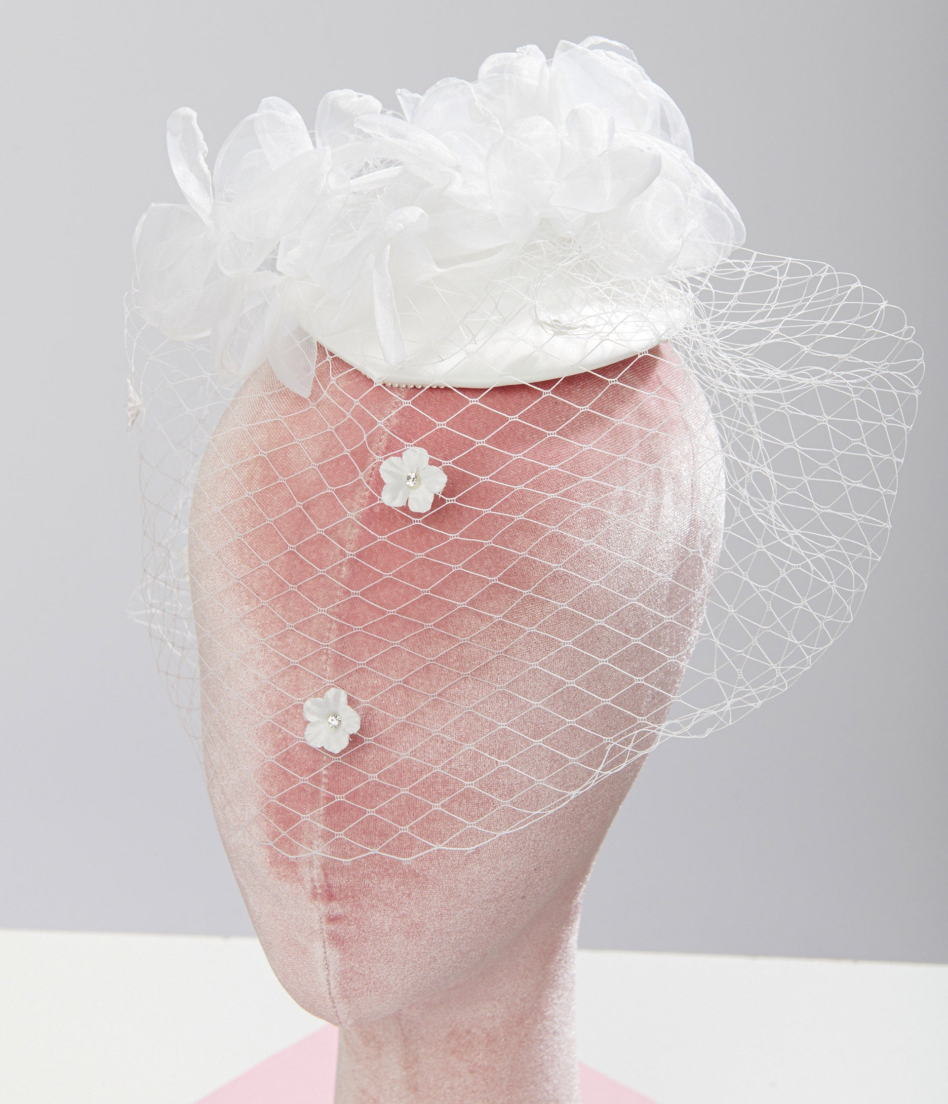 1920s White Floral & Mesh Veil Fascinator - Unique Vintage - Womens, ACCESSORIES, HAIR