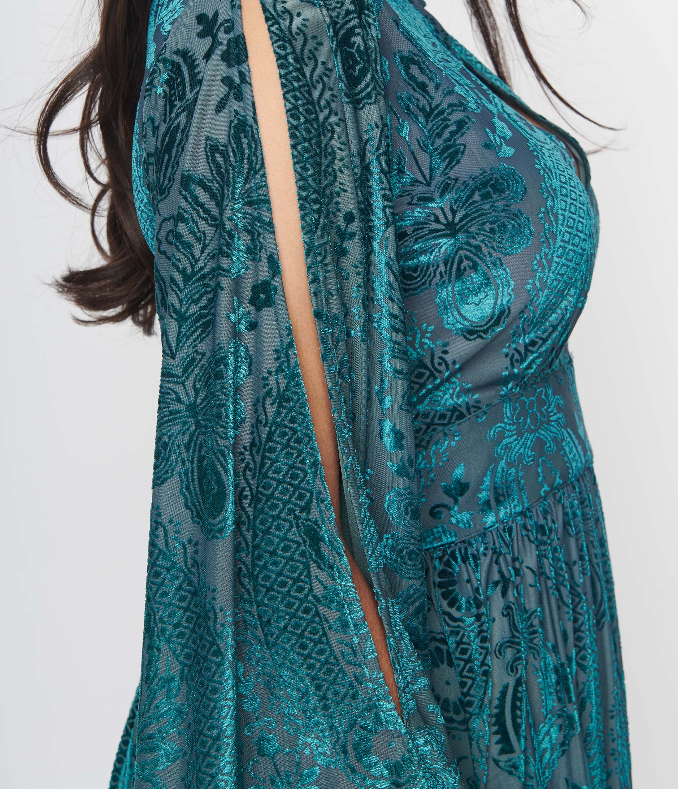 Unique Vintage Emerald Floral Fringe Flutter Sleeve Caftan