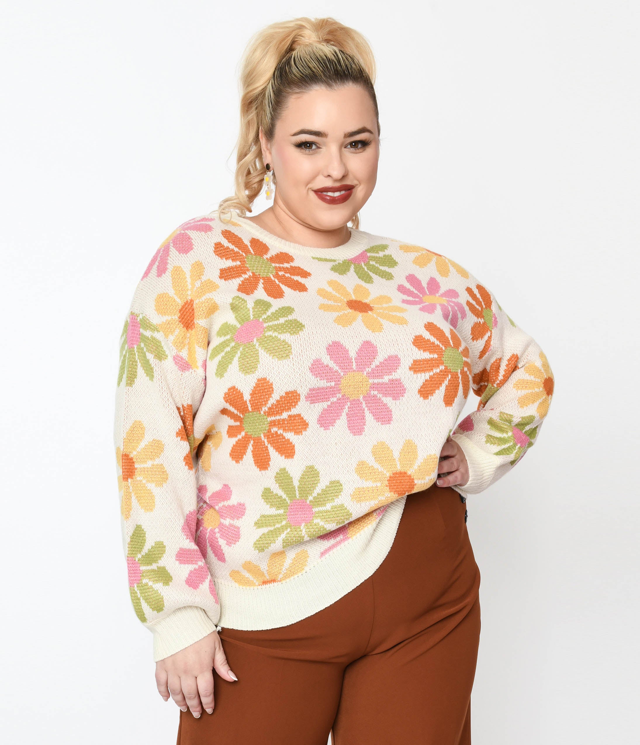 1970s Cream & Multicolor Retro Daisy Pullover Knit Sweater