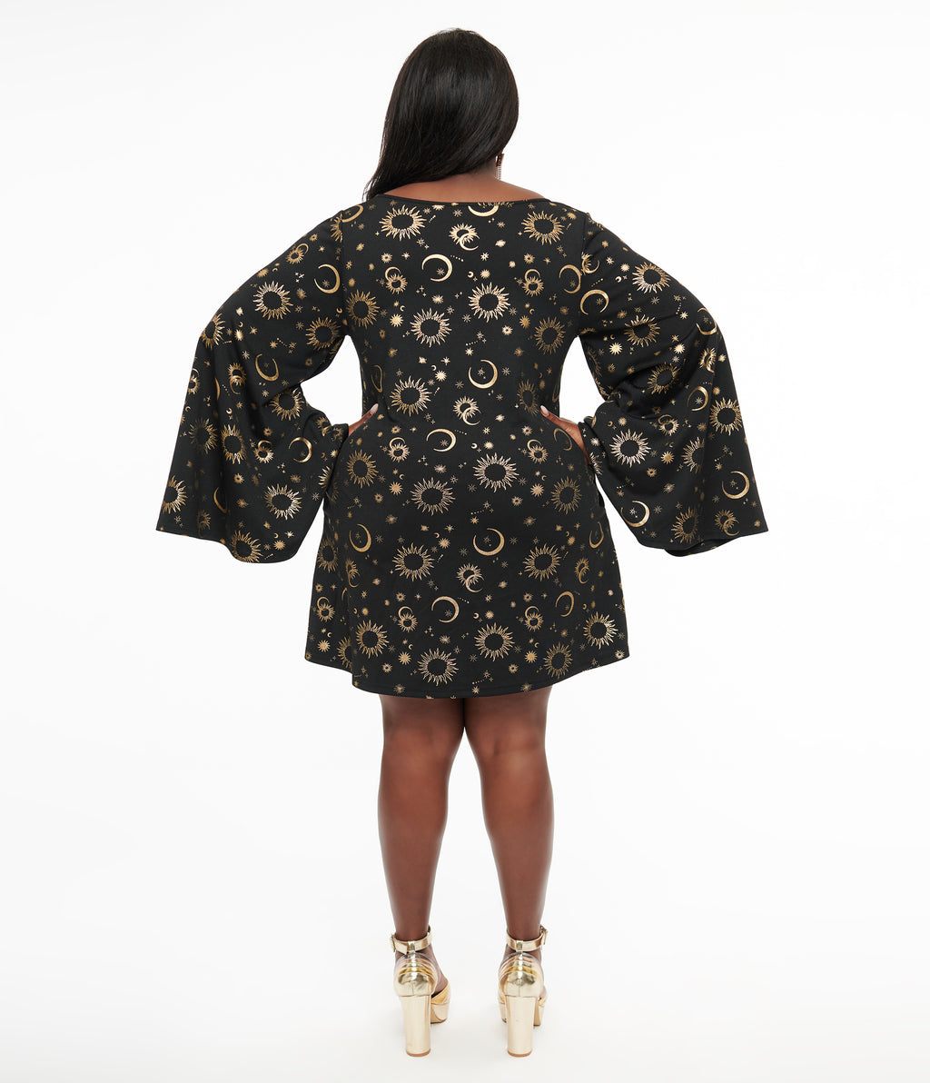Smak Parlour 1960s Plus Size Black & Gold Celestial Print Mini Dress