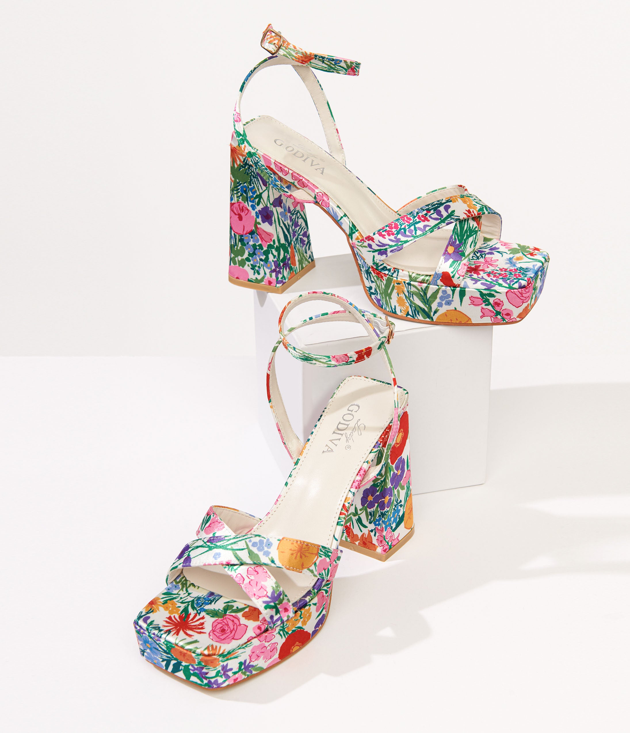 1970s White Floral Lexico Platform Sandals - Unique Vintage - Womens, SHOES, SANDALS