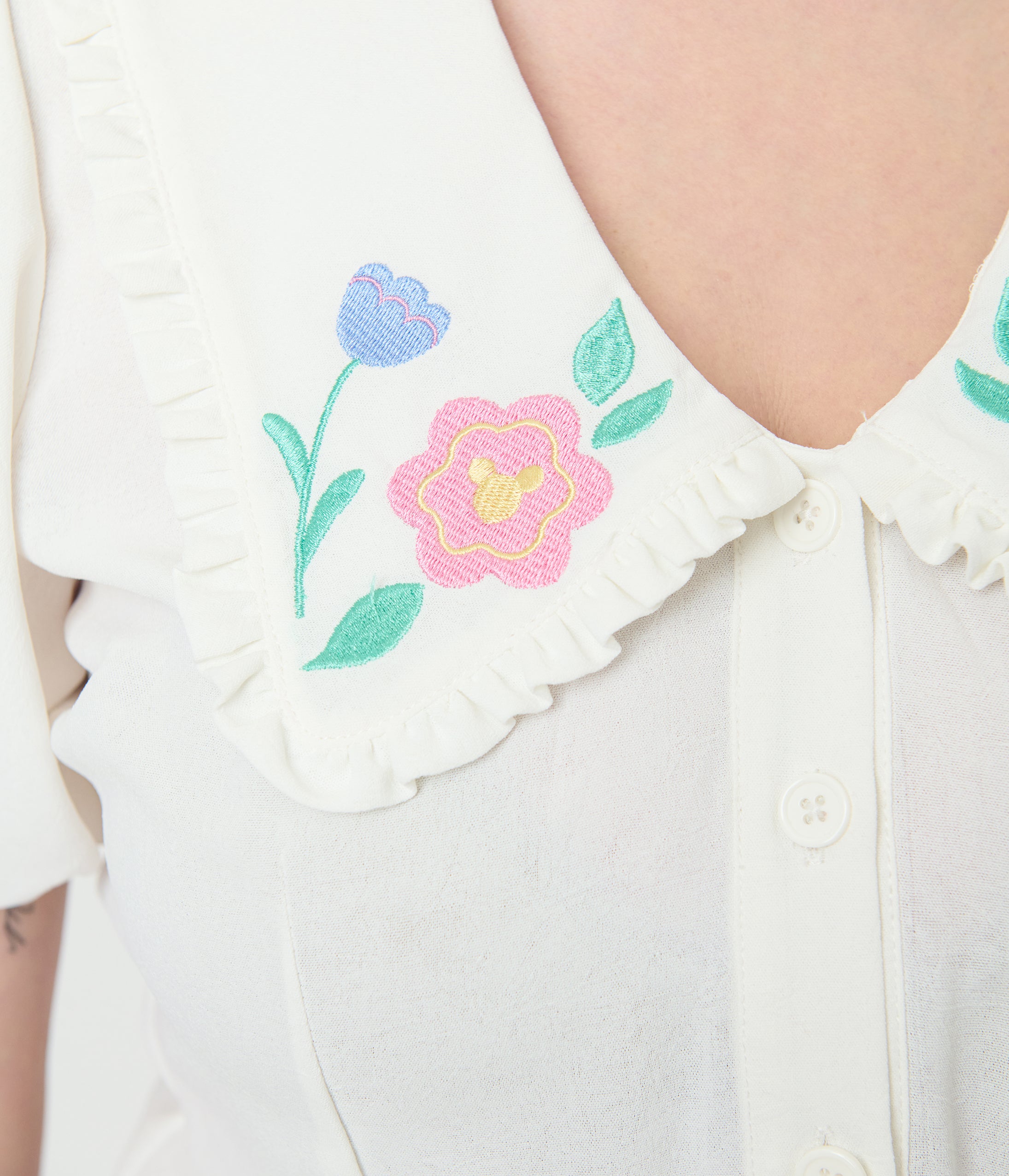 Disney Mickey & Friends Collection by Unique Vintage White Mickey Floral Oversized Collar Blouse