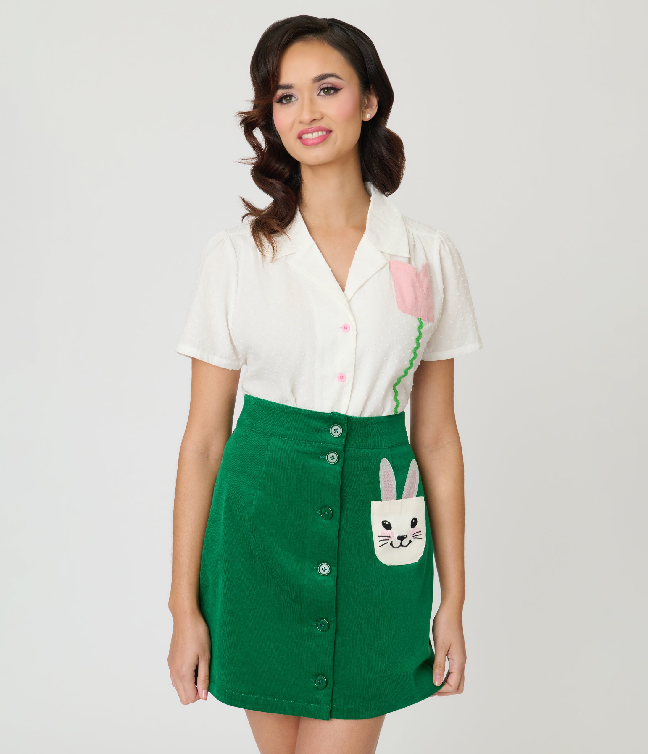 Unique Vintage White Swiss Dot & Tulip Notched Collar Blouse