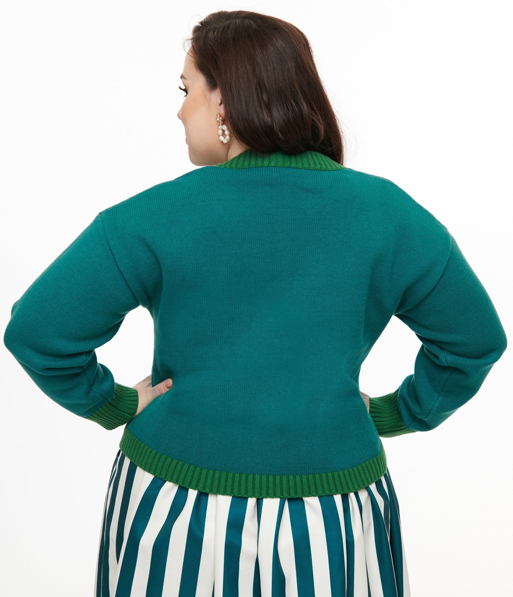 Disney christmas sweater plus size online