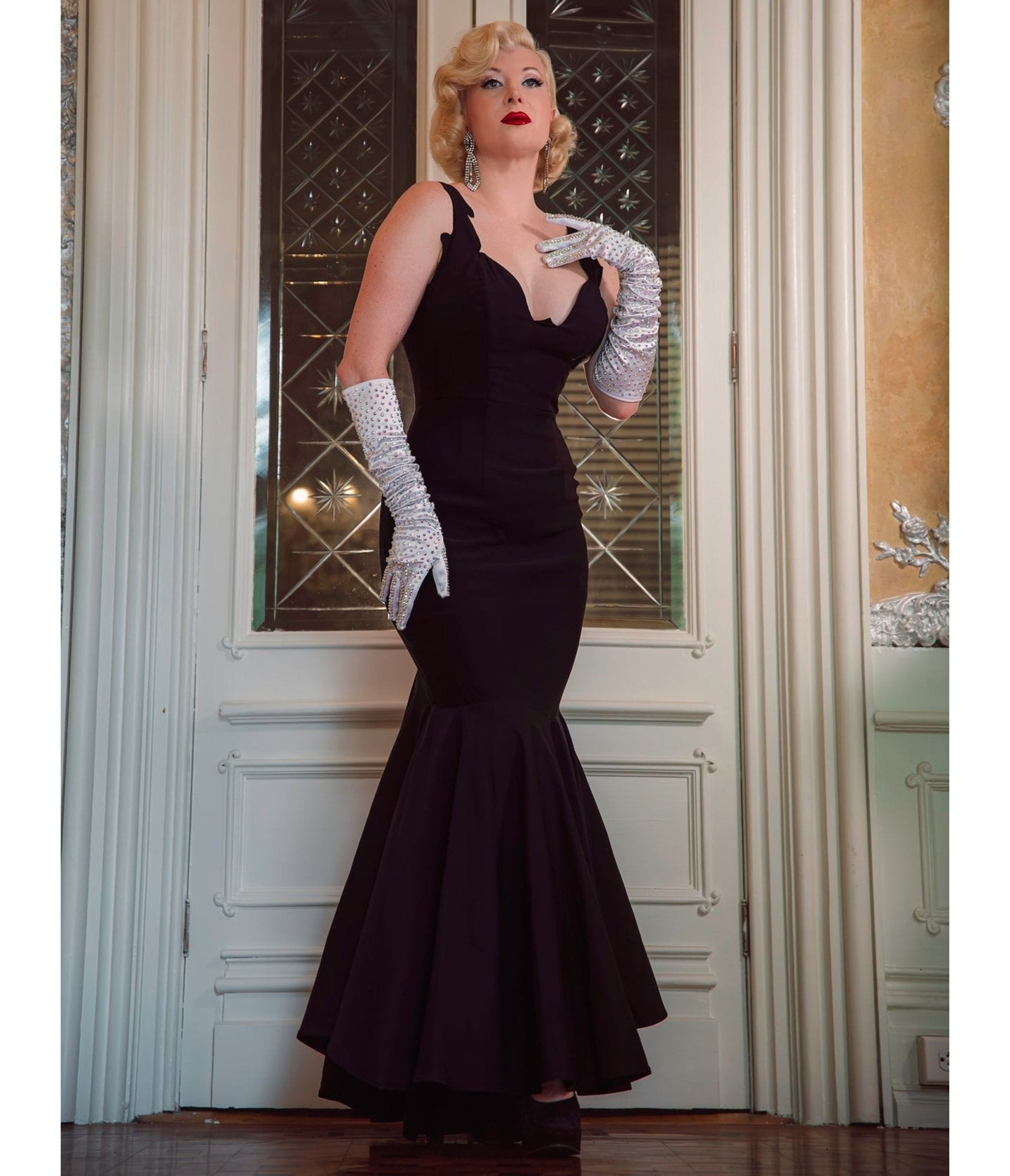 Elle Rebel Black Betty Haynes Gown XLarge