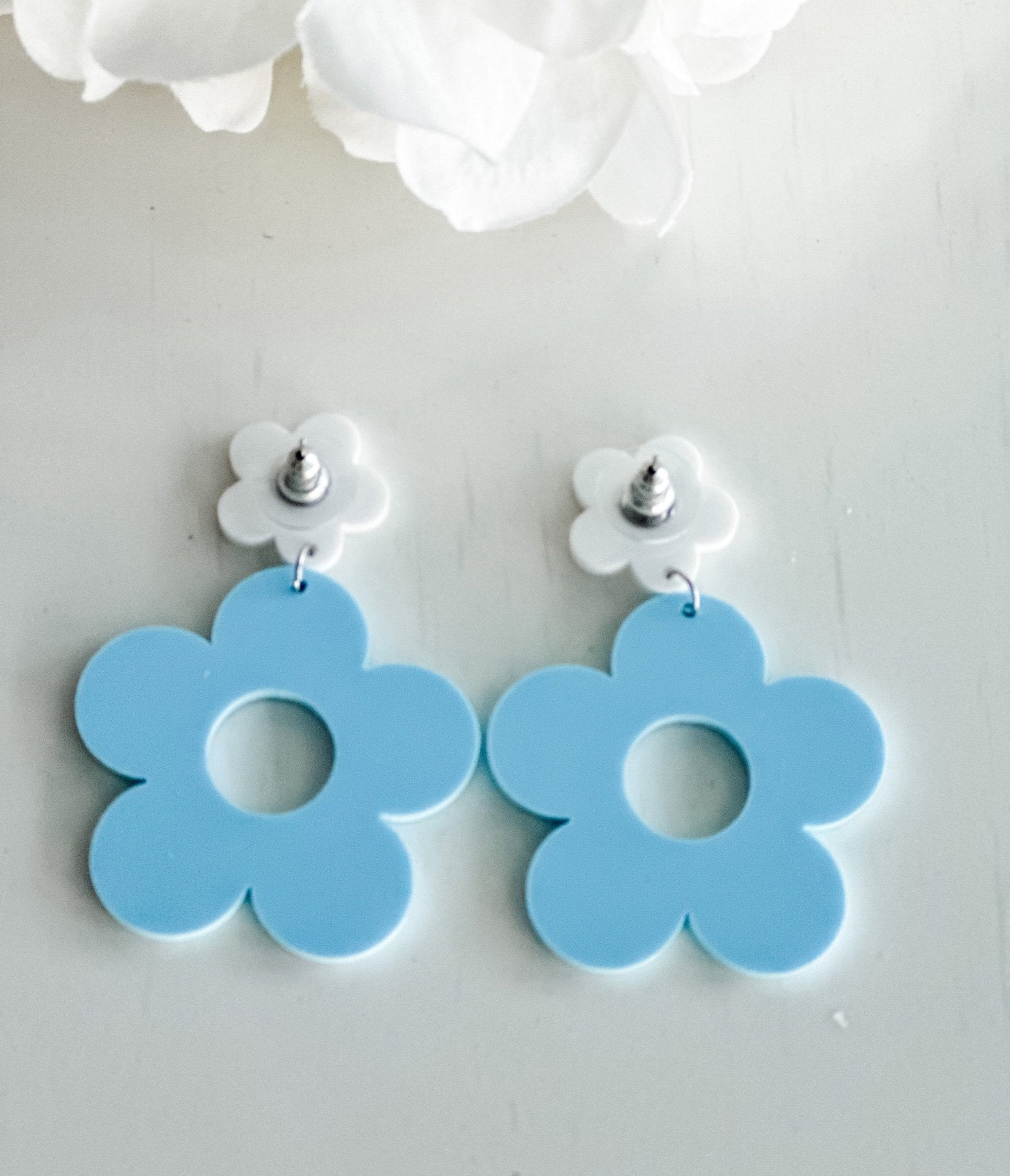 Fabulous Blue Daisy Dangle Earrings - Unique Vintage - Womens, ACCESSORIES, JEWELRY