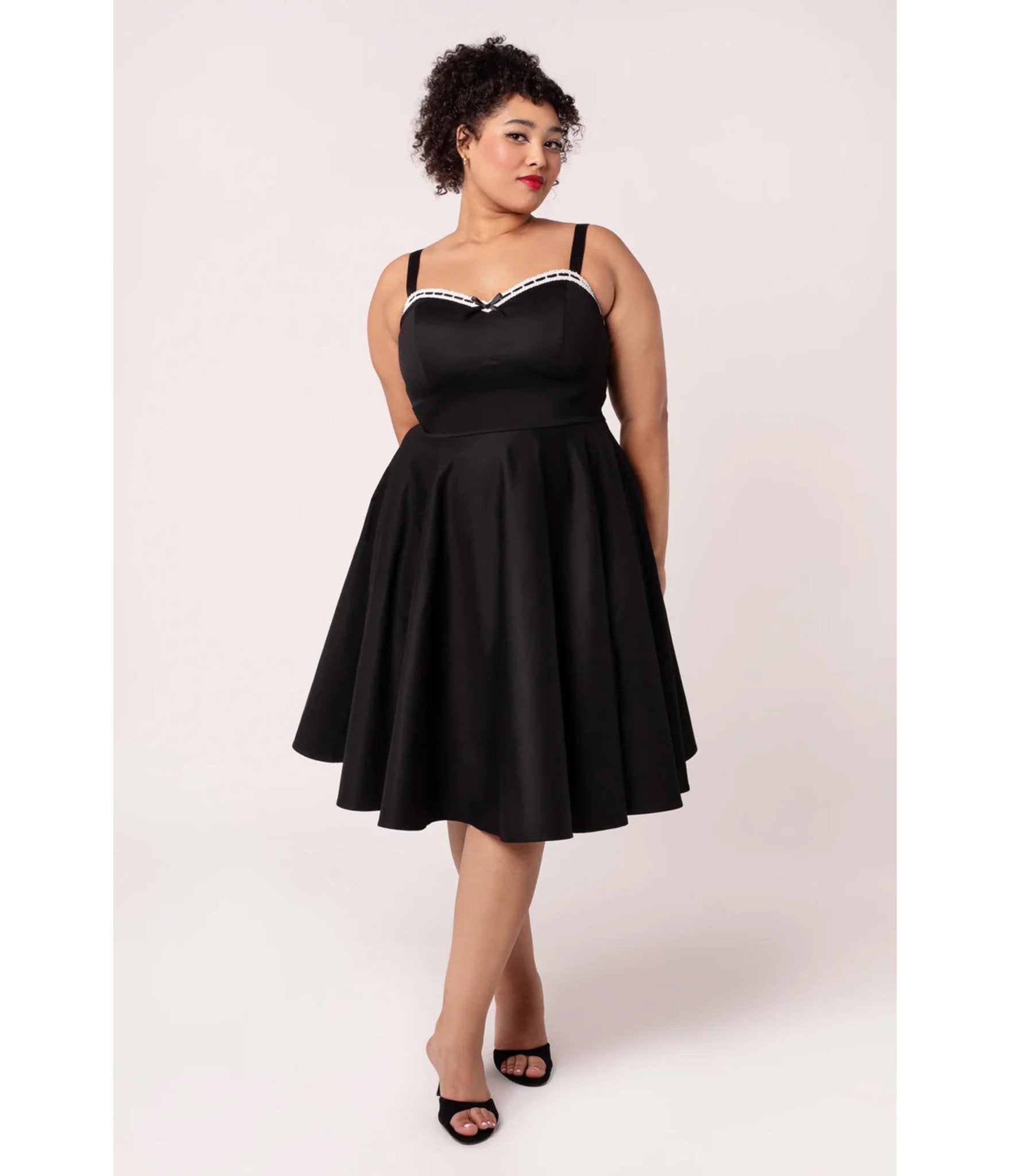 black dresses for curvy ladies Hell Bunny Plus Size Contrast Trim Swing Dress 4X Enfocus Studio Women’s Sleeveless back slit in a sa_US_FP_High Stock Size:18.5 36/37