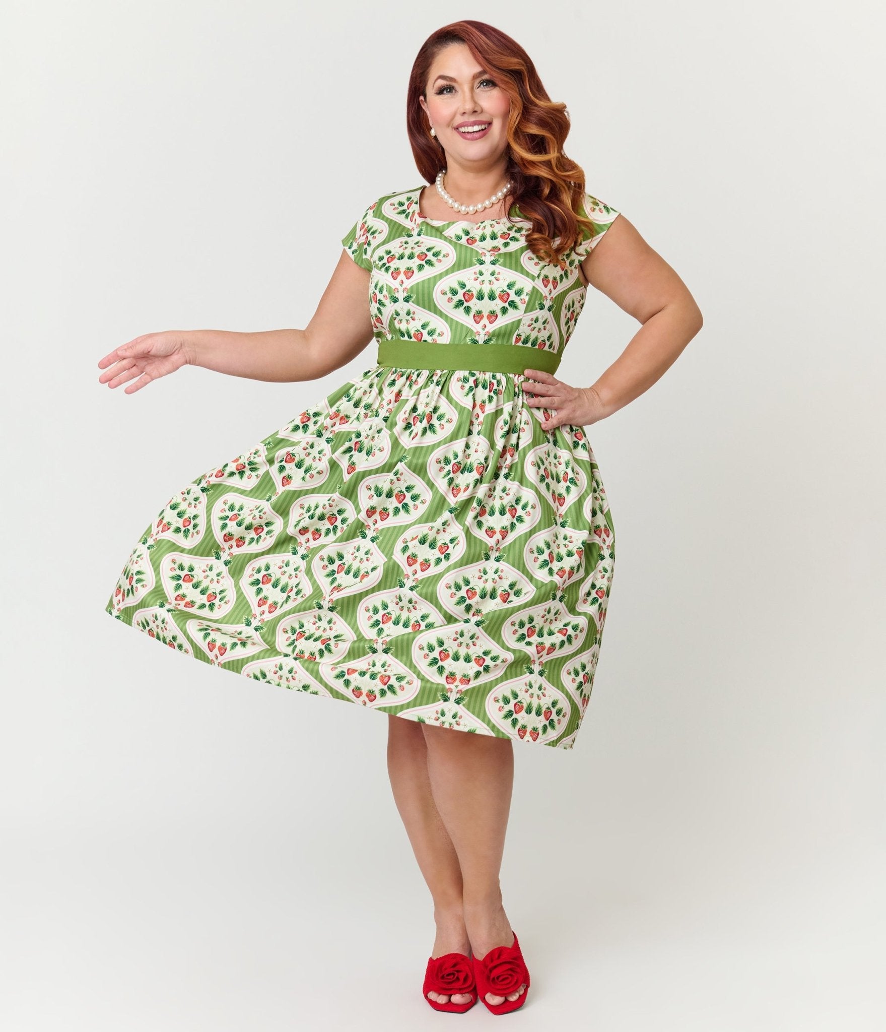 Magnolia Place Plus Size Strawberry Wallpaper Anna Swing Dress - Unique Vintage - Womens, DRESSES, SWING
