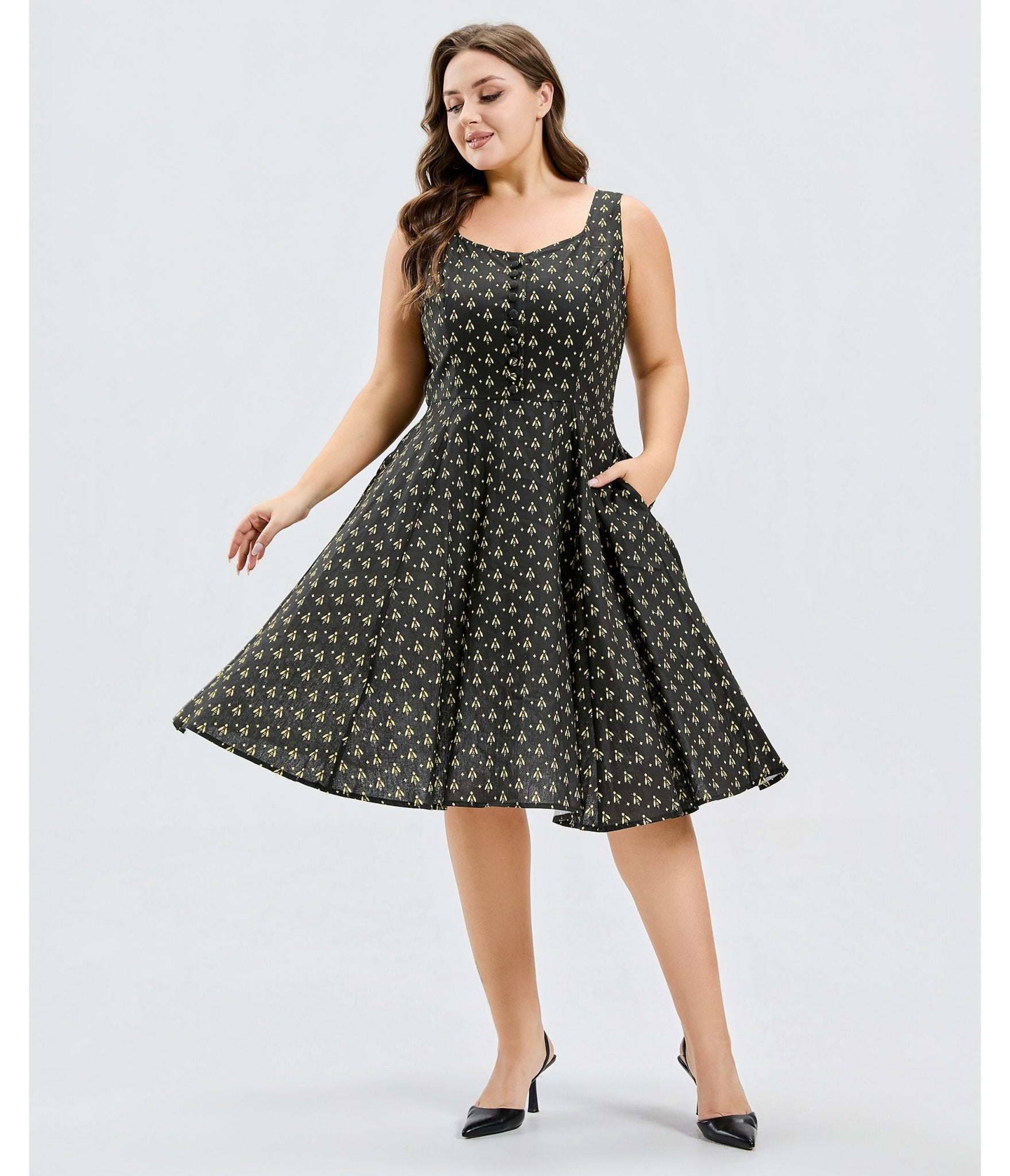 Plus Size Black Atomic Bees Print Heidi Dress Unique Vintage Plus Size Black Atomic Bees Print Heidi Dress Unique Vintage