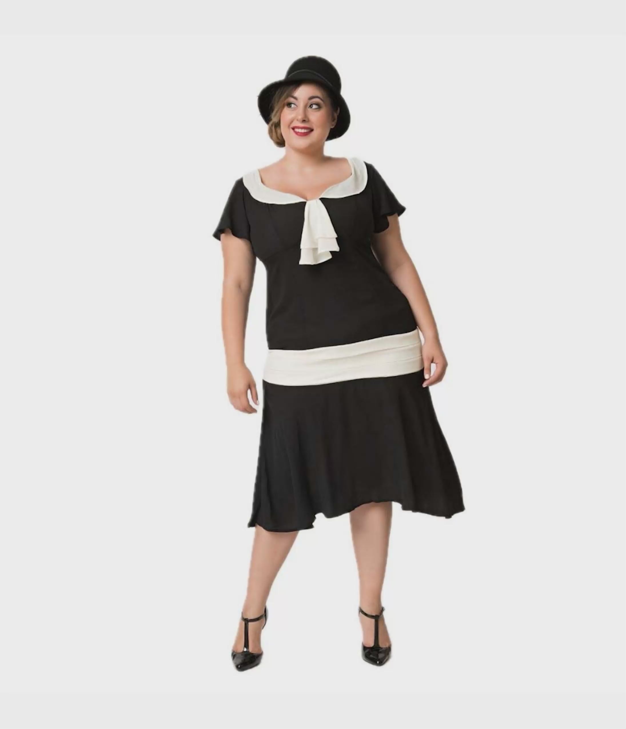 Unique Vintage Plus Size 1920s Black & Cream Wilshire Flapper Day Dress