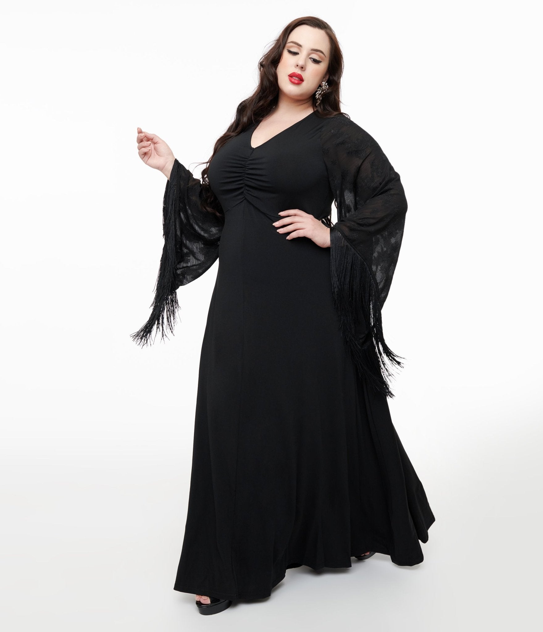 Smak Parlour Plus Size 1970s Black Floral Fringe Sleeve Stevie Maxi Dr Smak Parlour Plus Size 1970s Black Floral Fringe Sleeve Stevie Maxi Dr
