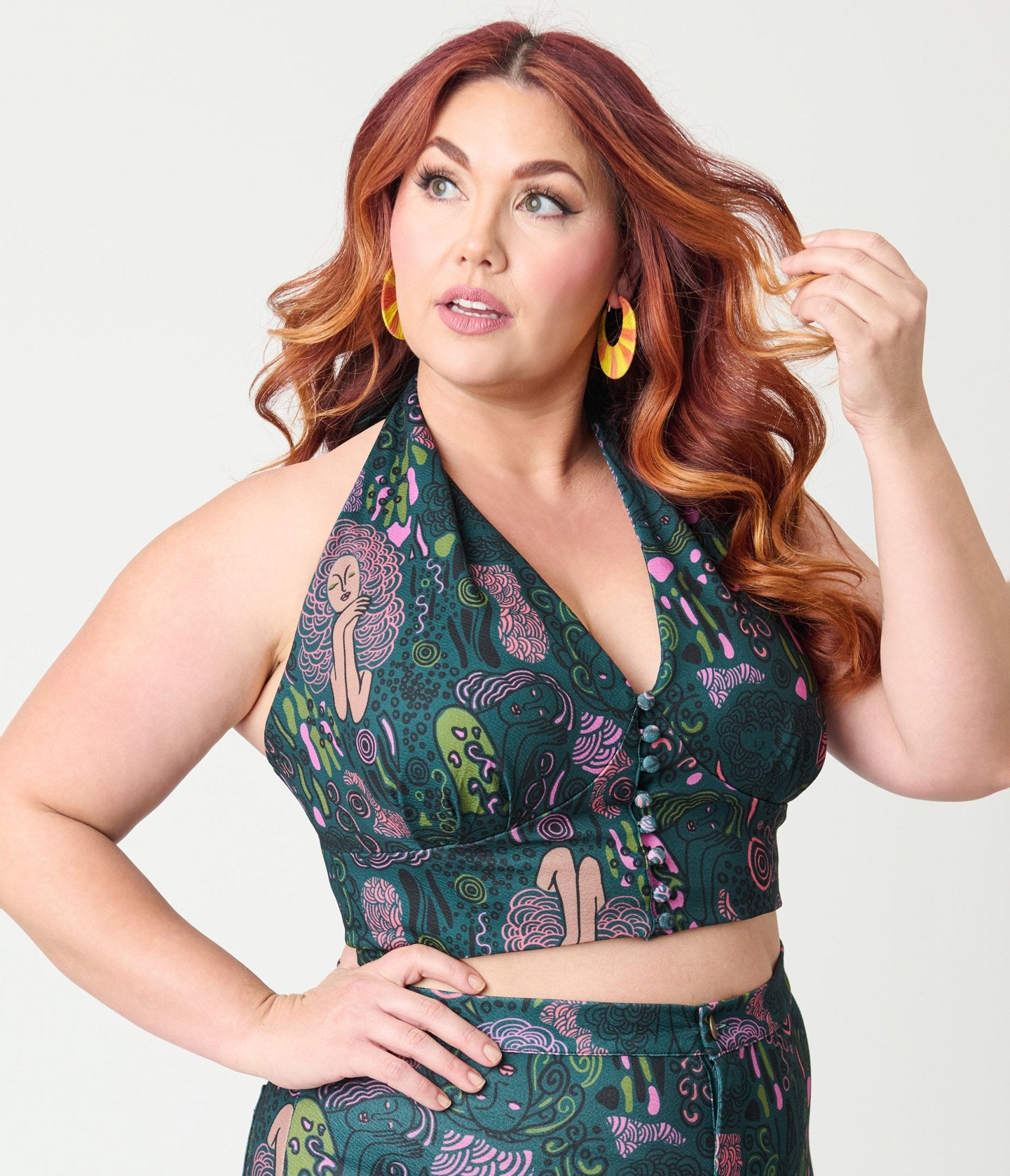 Smak Parlour Plus Size Green & Mannequin Doodle Feelin Groovy Crop Top - Unique Vintage - Womens, TOPS, KNIT TOPS