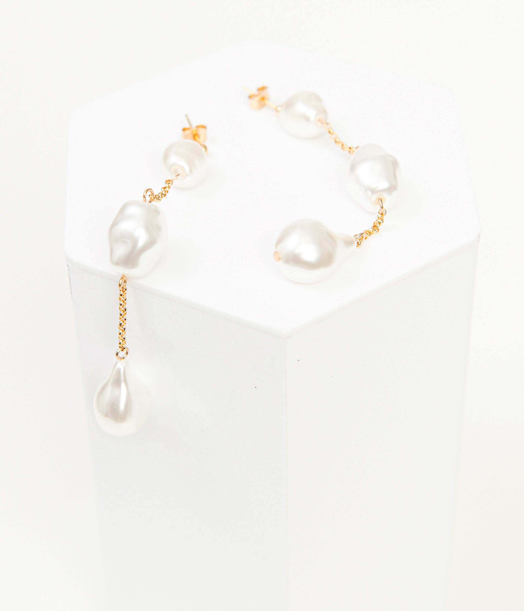 Unique vintage earrings sales