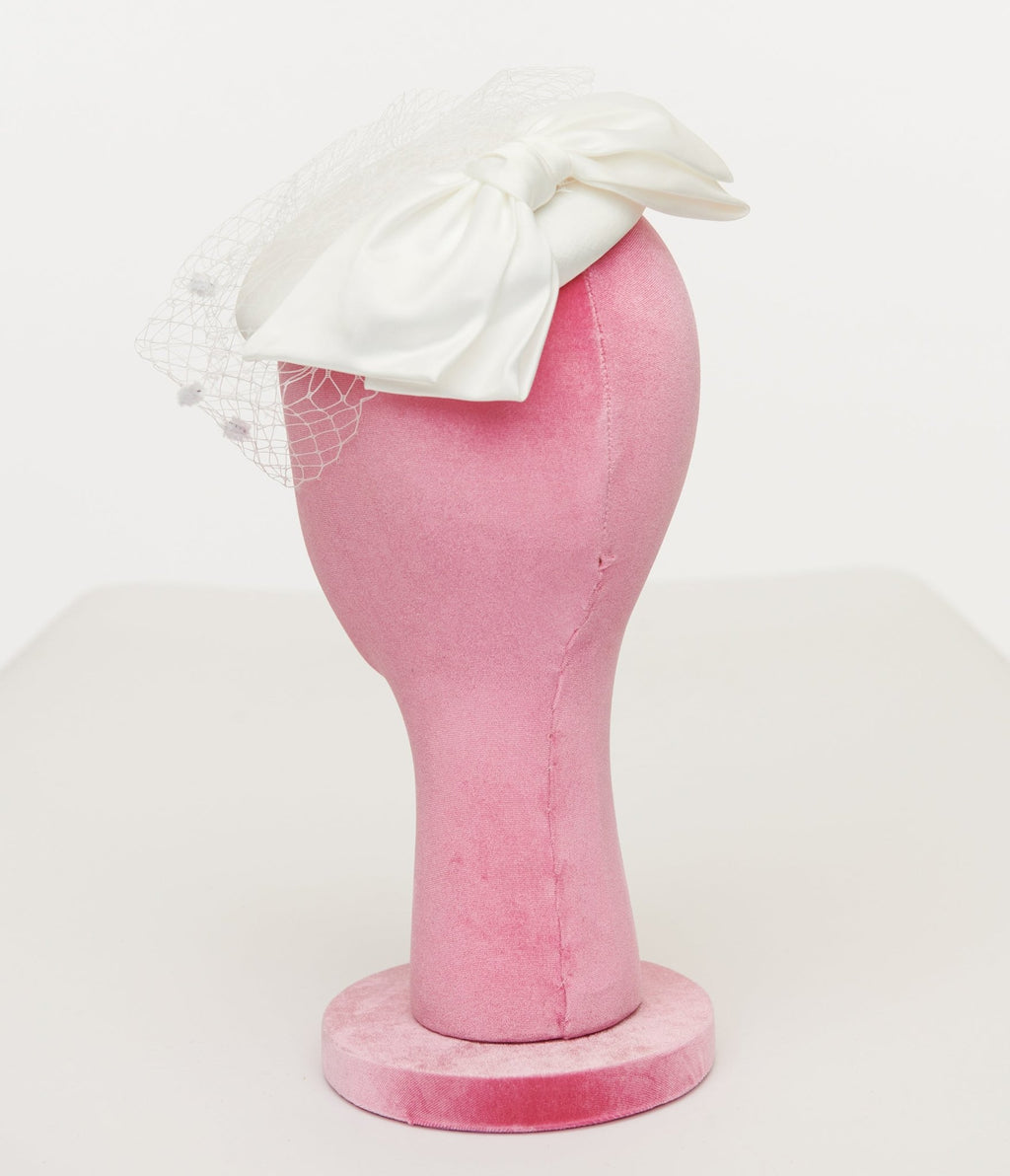 Unique Vintage 1950s White Bow Pillbox Fascinator Hat display picture 1
