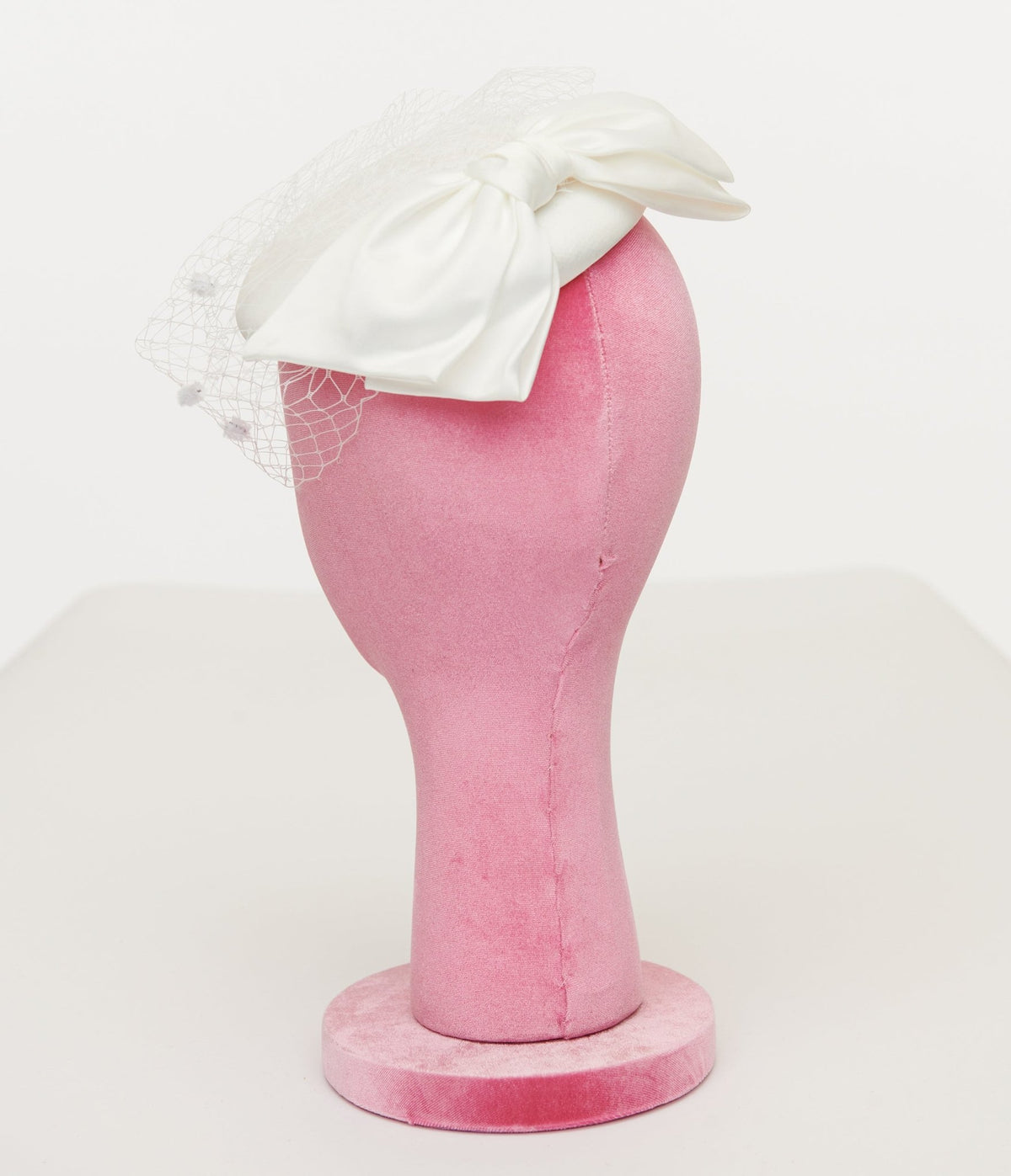 Unique Vintage 1950s White Bow Pillbox Fascinator Hat display picture 1