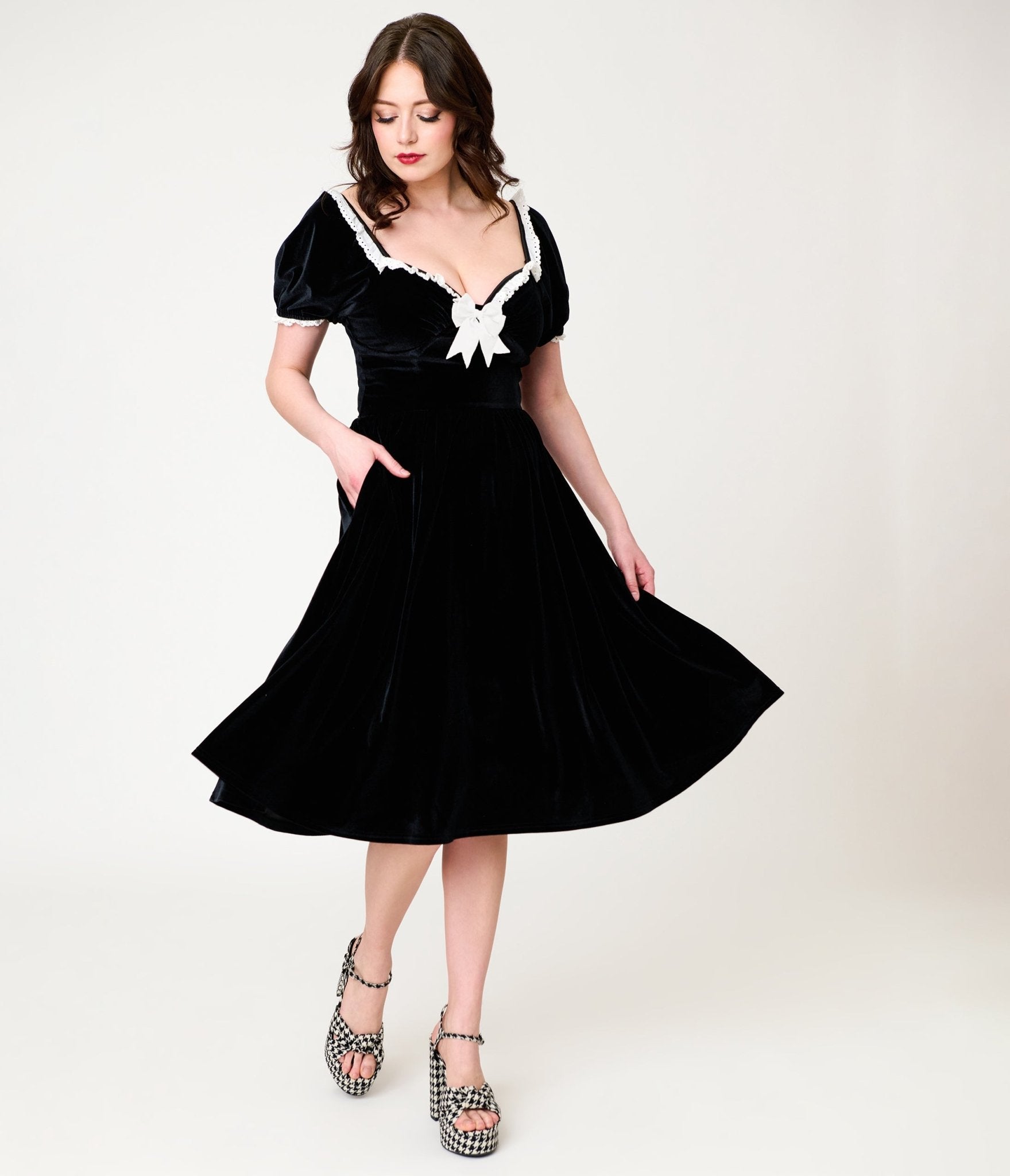 Unique Vintage Black Velvet Sweetheart Puff Sleeve Melanie Swing Dress
