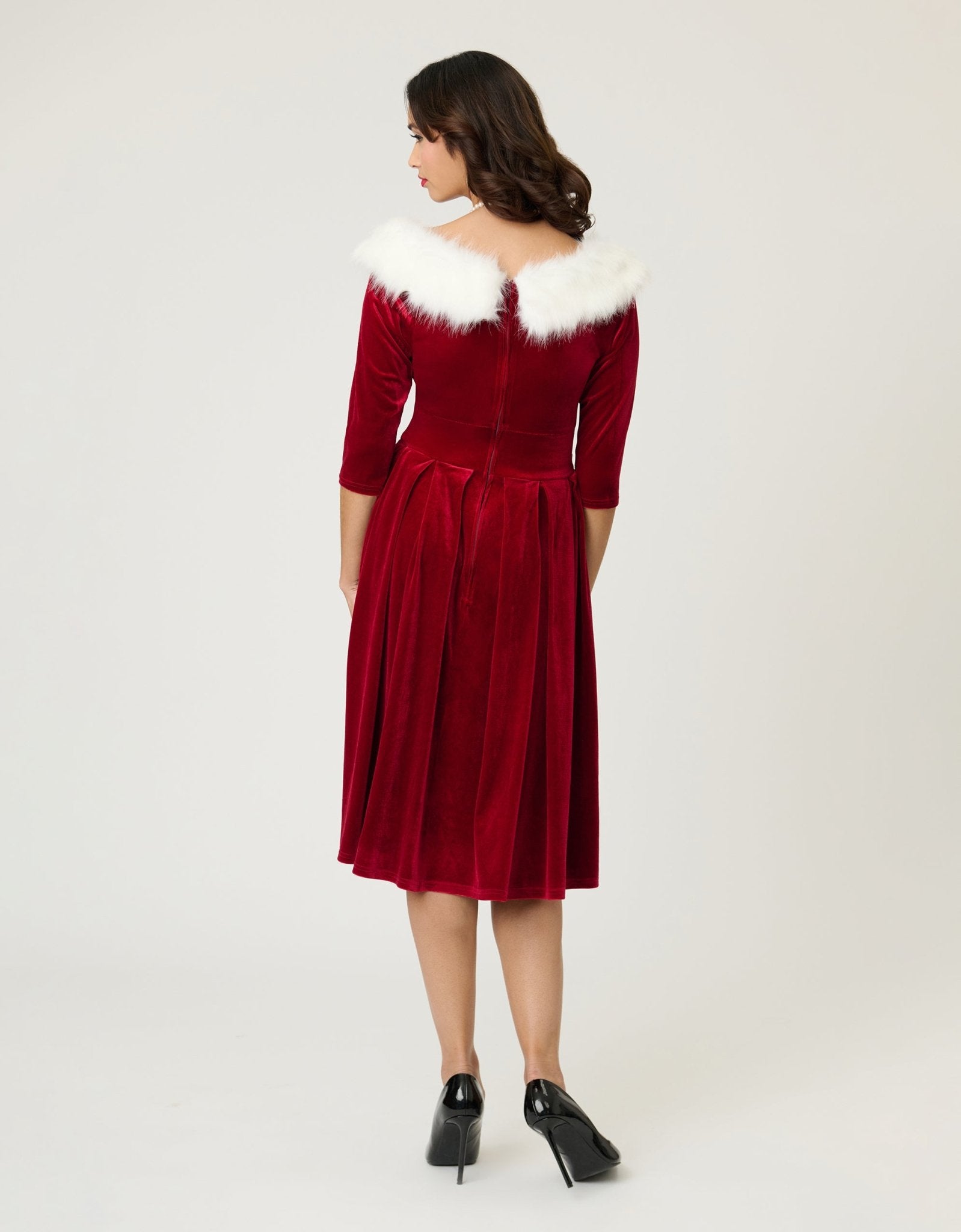 り*う様 Amerivintage/ UNUSUALBUCKLE PLEATS Unique Vintage Burgundy Velvet Fur Collared Marceline Swing Dress