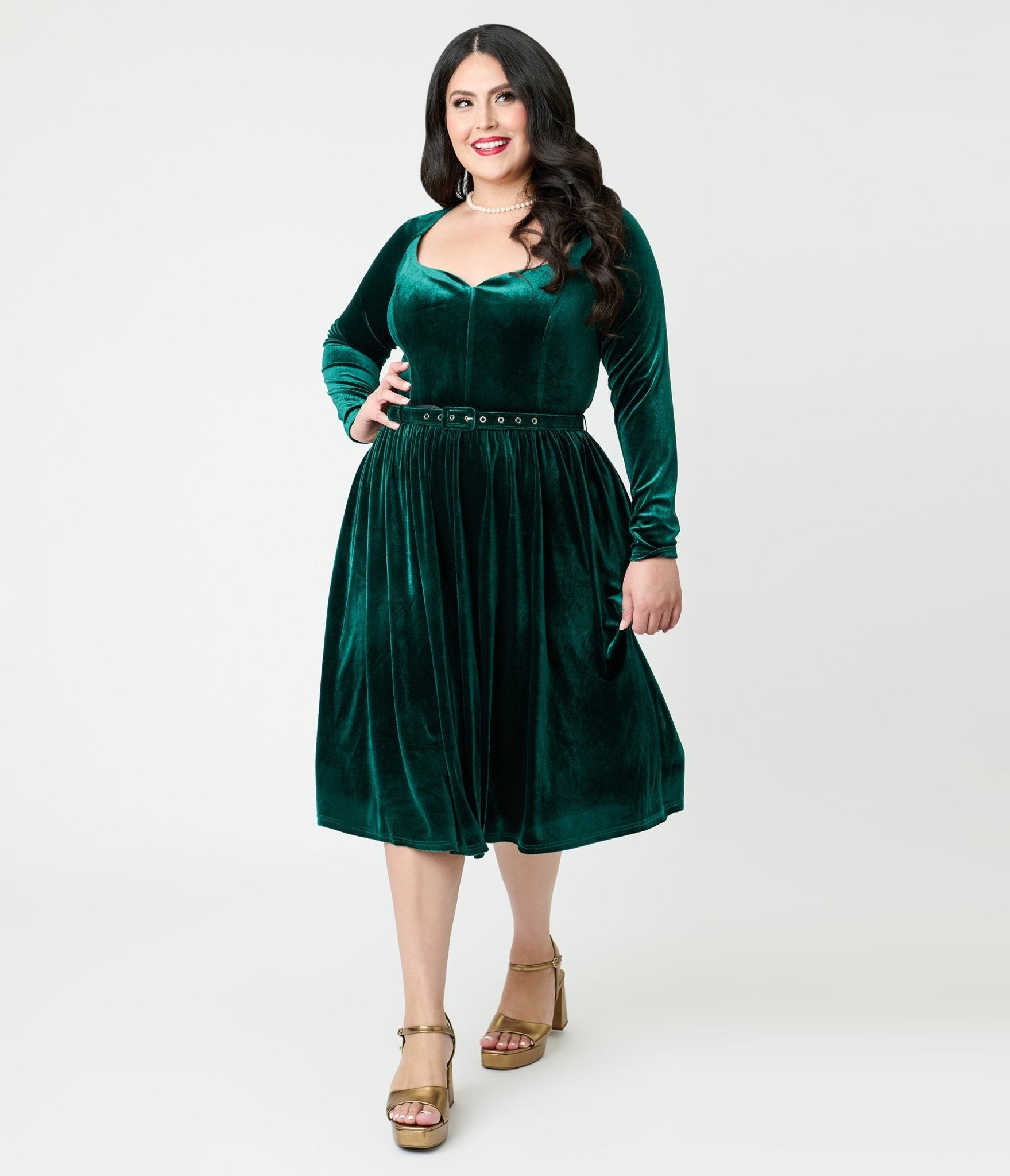 Unique Vintage Plus Size Emerald Velvet Sweetheart Swing Dress