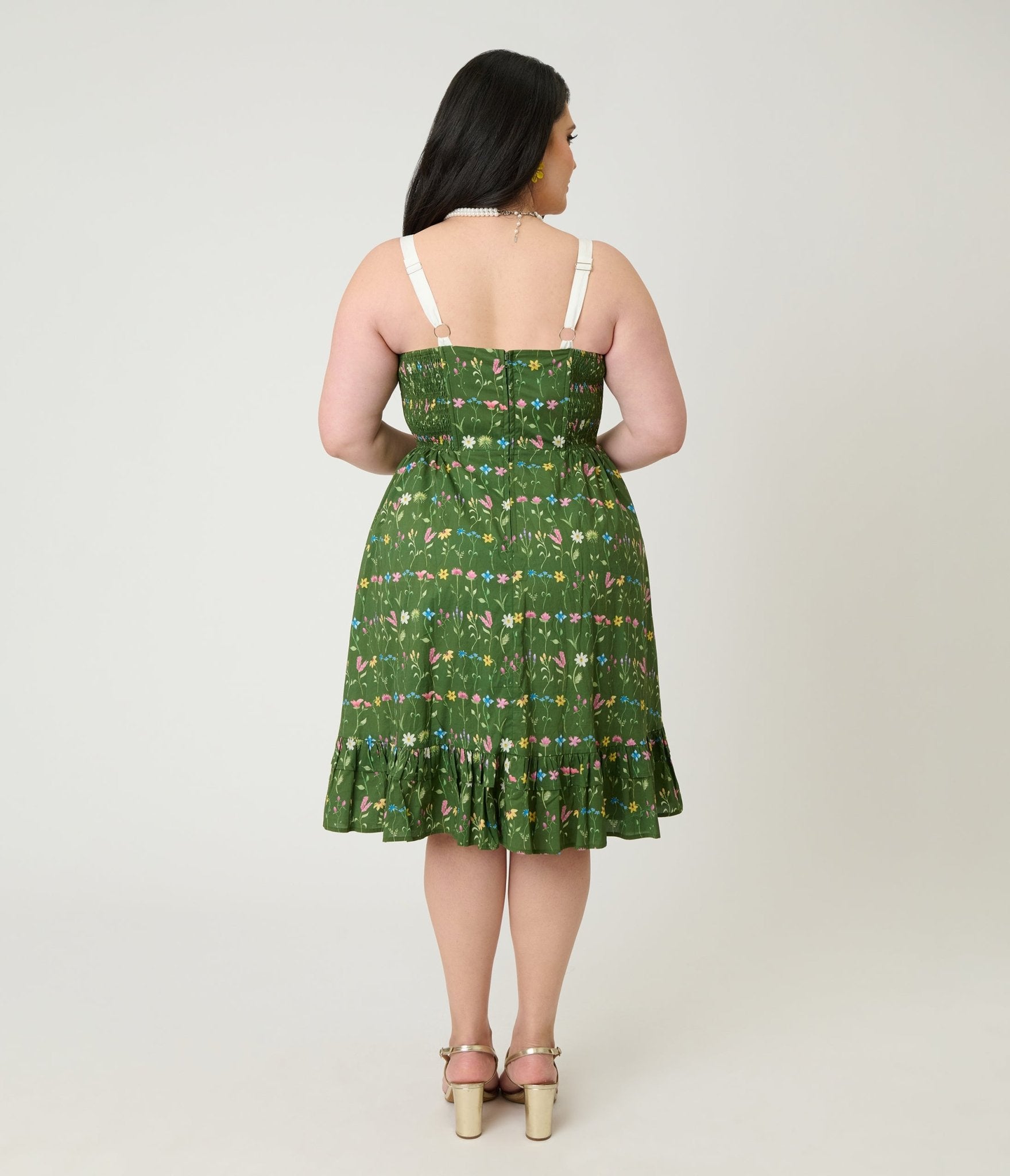 Unique Vintage Plus Size Green Floral Sweetheart Swing Dress Unique Vintage Plus Size Green Floral Sweetheart Swing Dress
