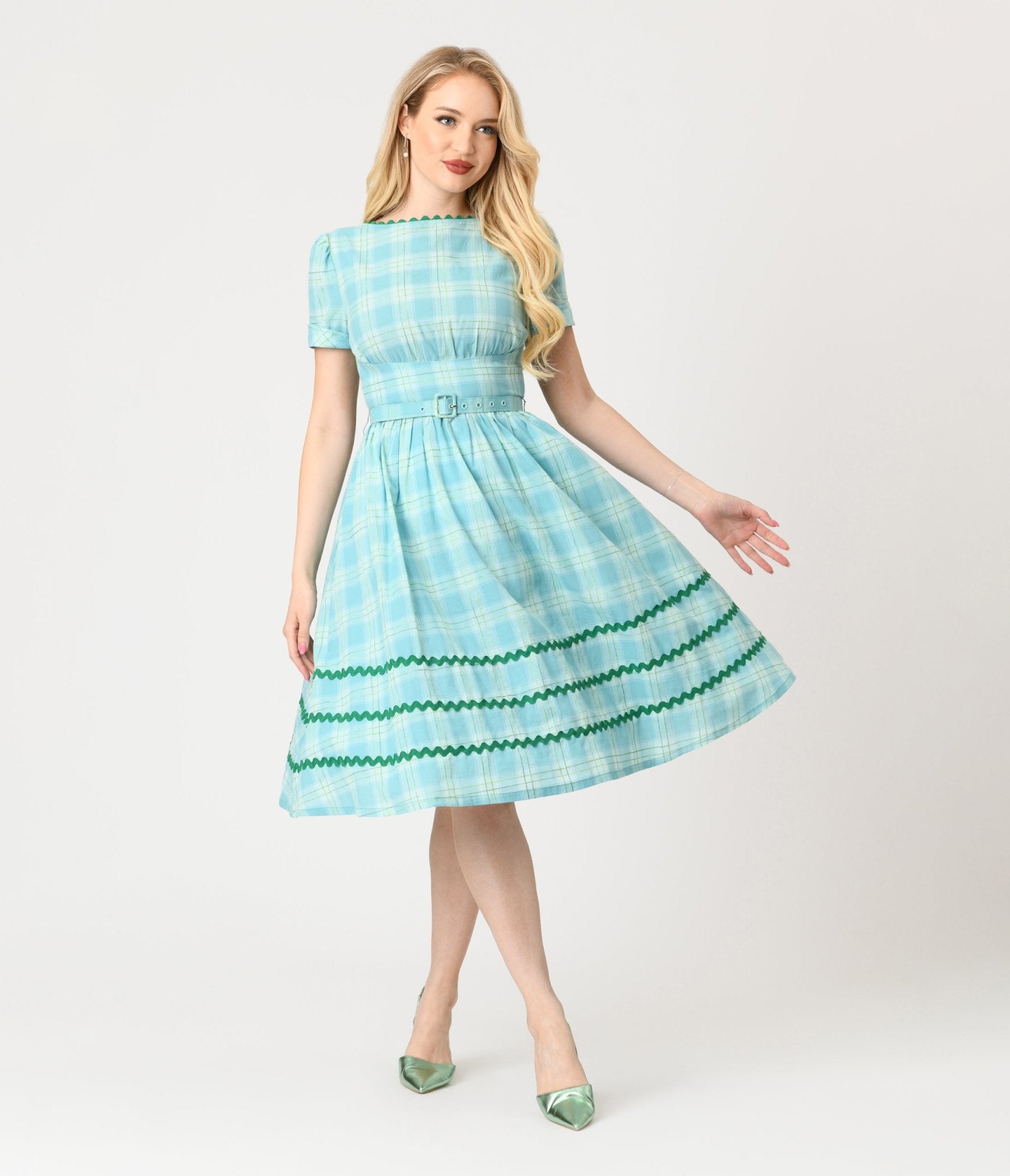 green emerald velvet dress Women's Ramatuelle Vintage Square Neck Green Gingham Dress – Bea Colette