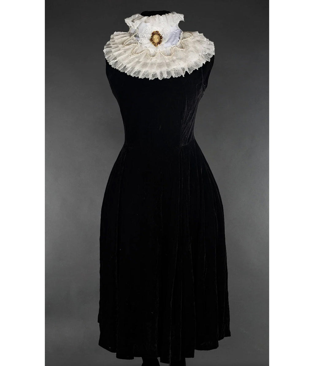 White Victorian Lace Ruffle & Pearl Cameo Collar - Unique Vintage - Scarves