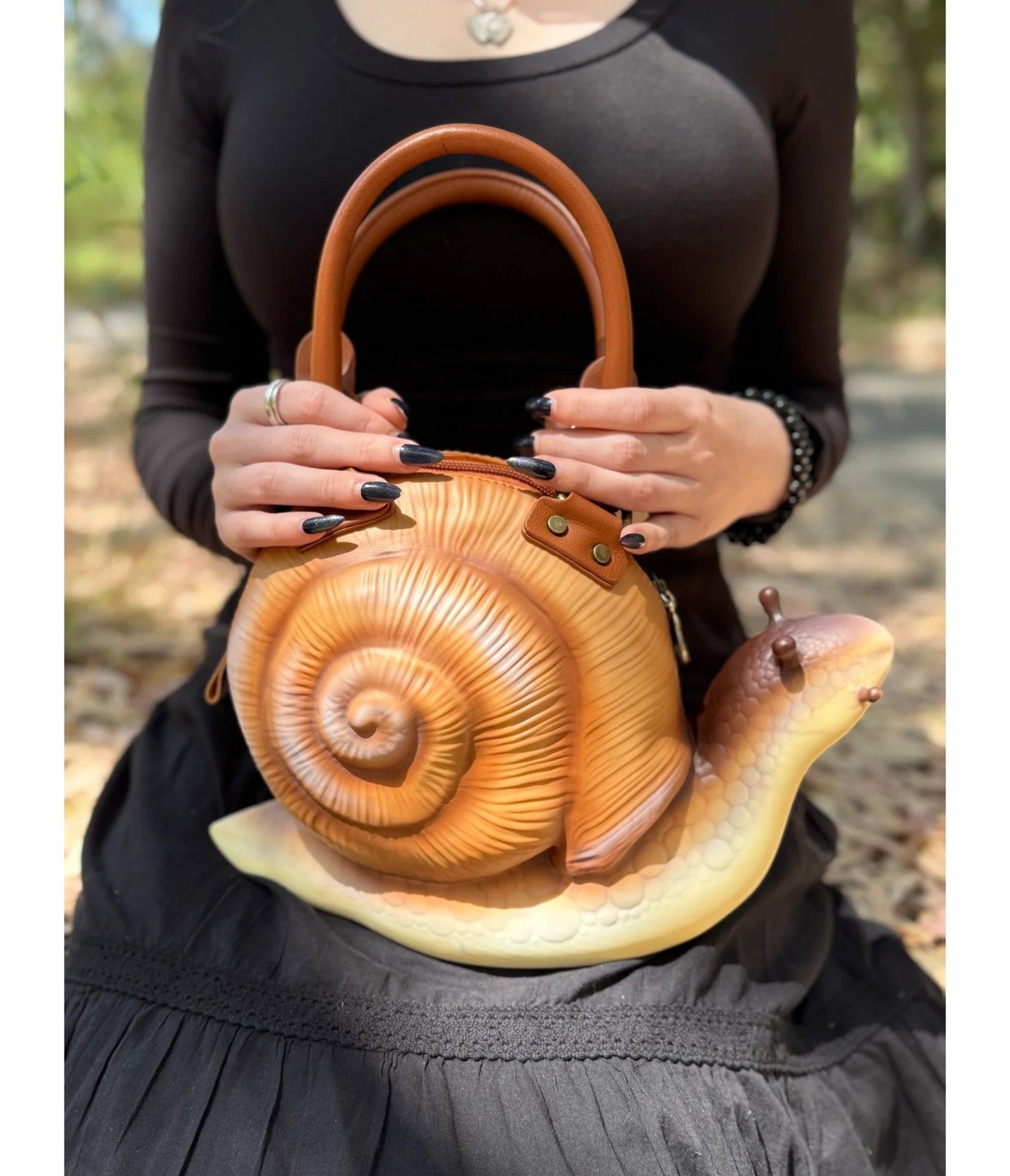 Windy Willow Brown Snail Bag - Unique Vintage - 