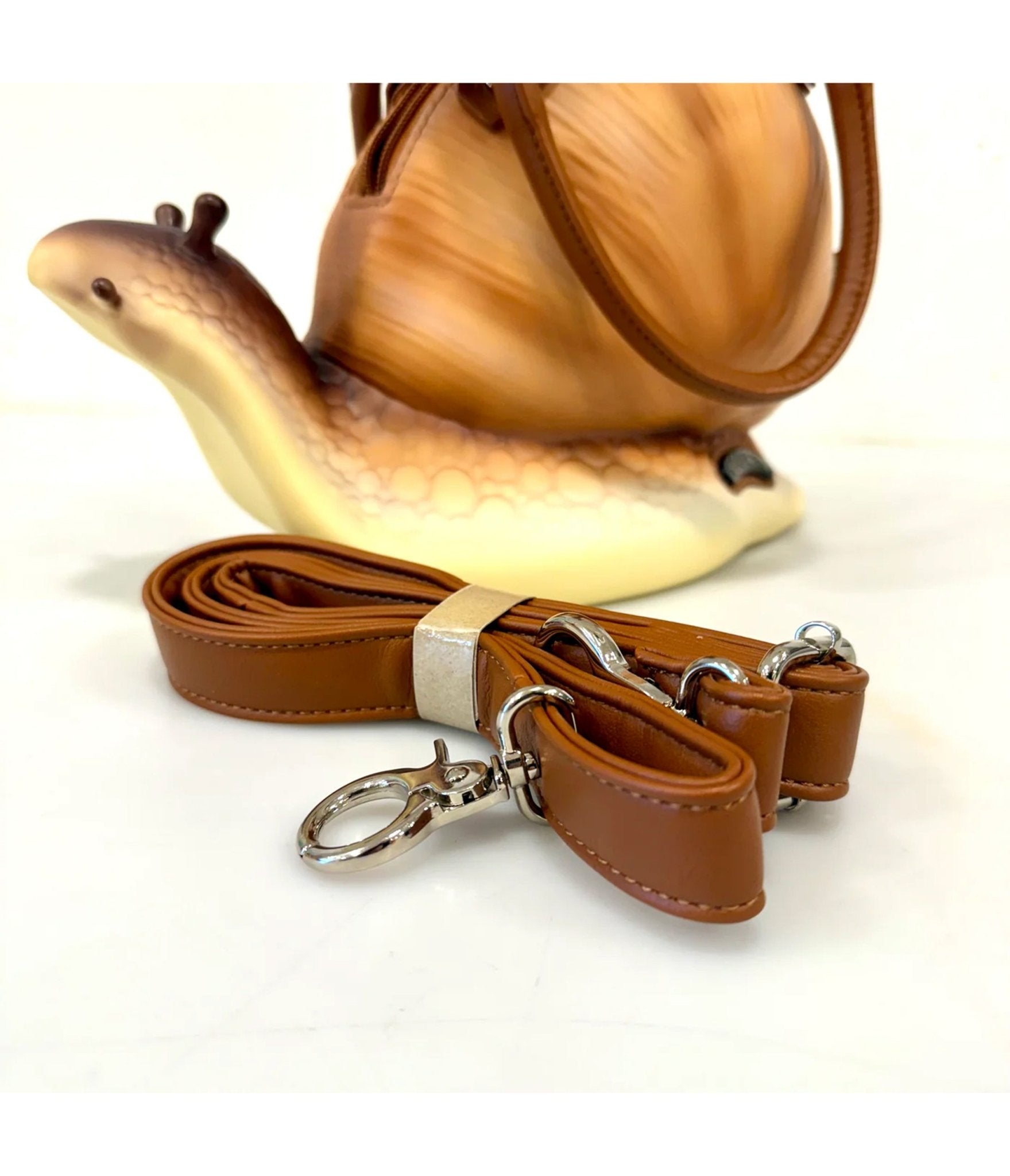 Windy Willow Brown Snail Bag - Unique Vintage - 