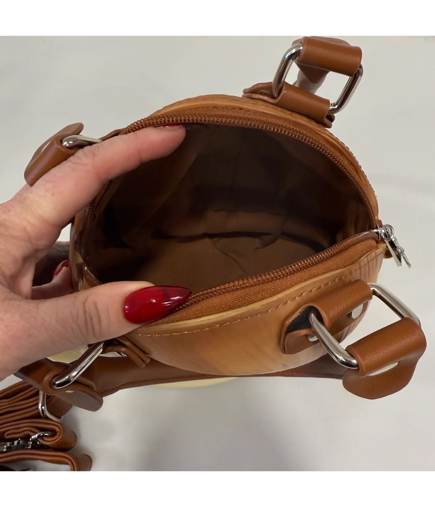 Windy Willow Brown Snail Bag - Unique Vintage - 