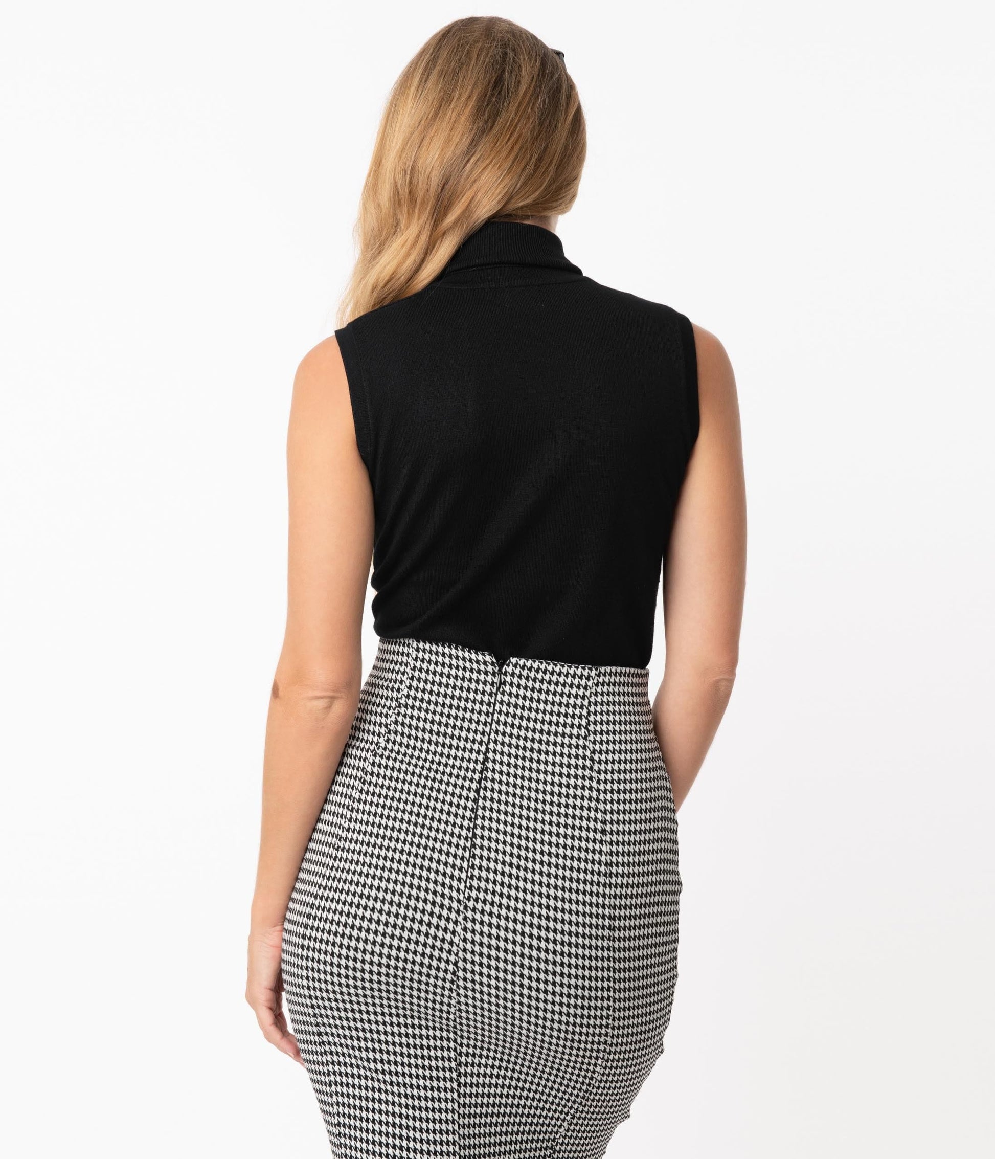 Retro Black Turtleneck Sleeveless Knit Sweater