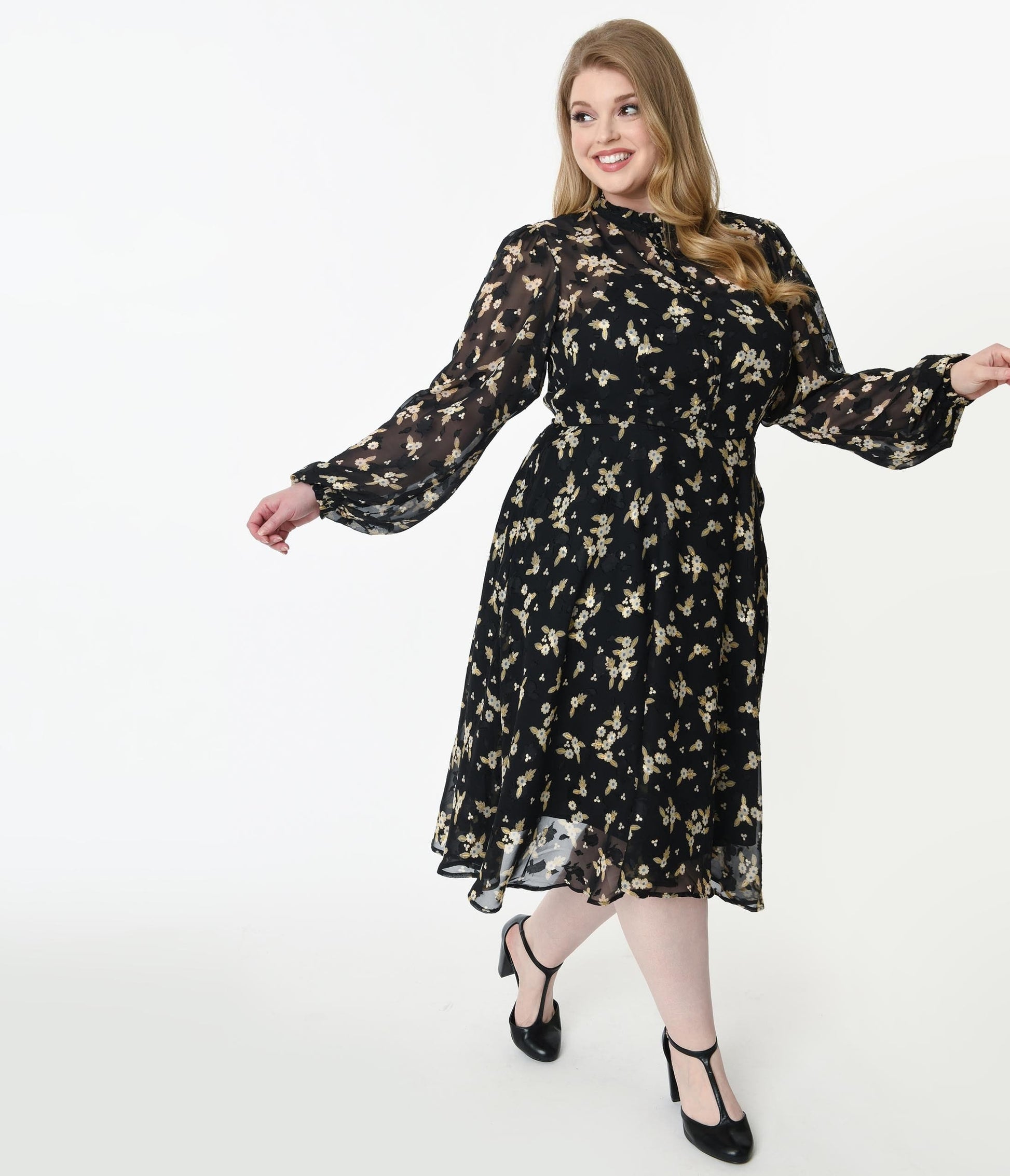 Unique Vintage Plus Size Black & White Floral Leota Swing Dress
