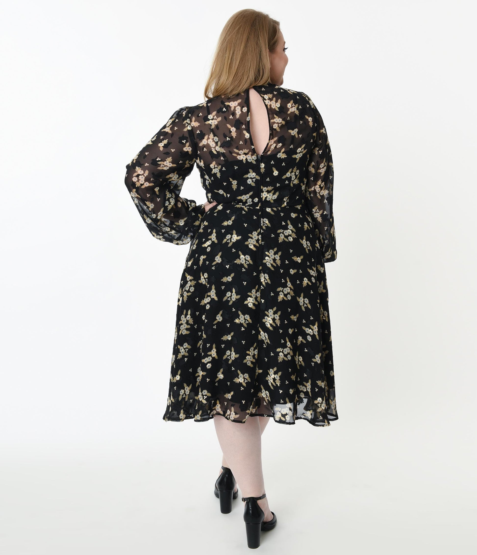 Unique Vintage Plus Size Black & White Floral Leota Swing Dress