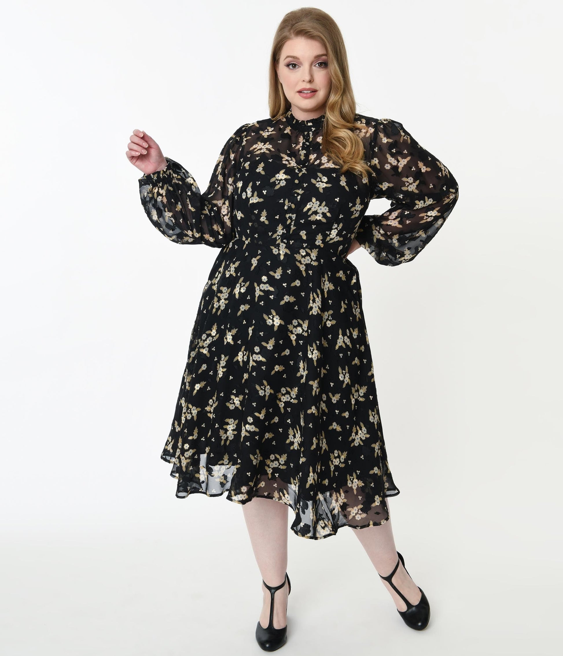 Unique Vintage Plus Size Black & White Floral Leota Swing Dress