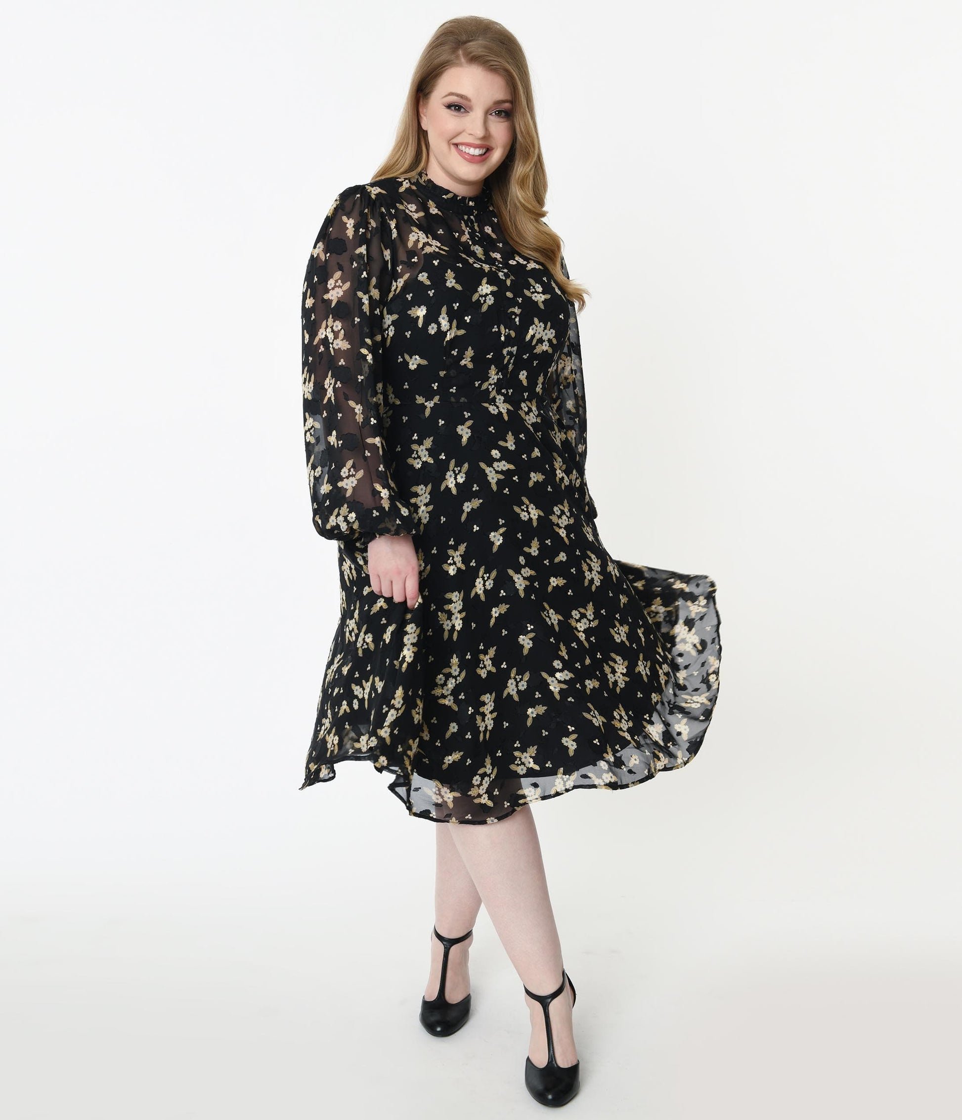 Unique Vintage Plus Size Black & White Floral Leota Swing Dress