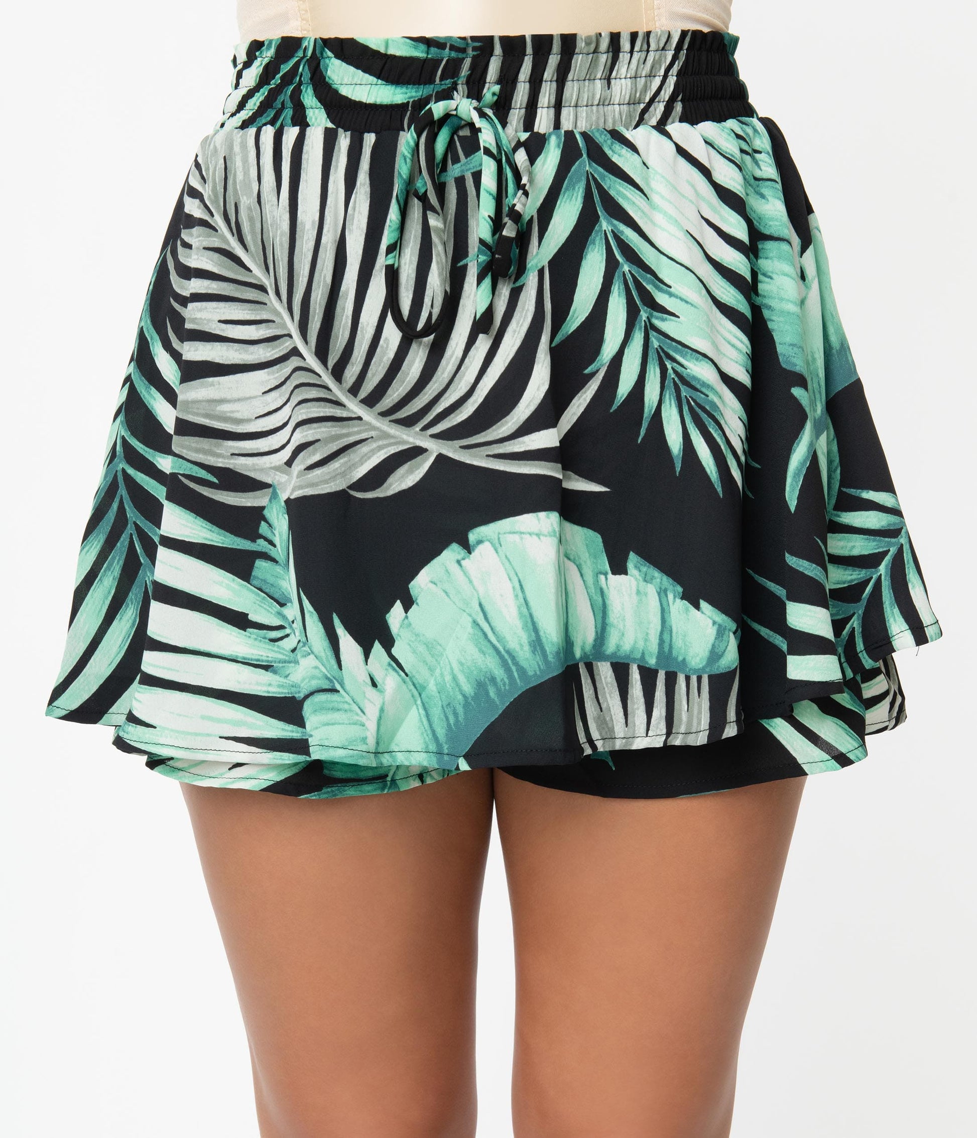 Retro Style Green & Black Palm Print Tropical Skort
