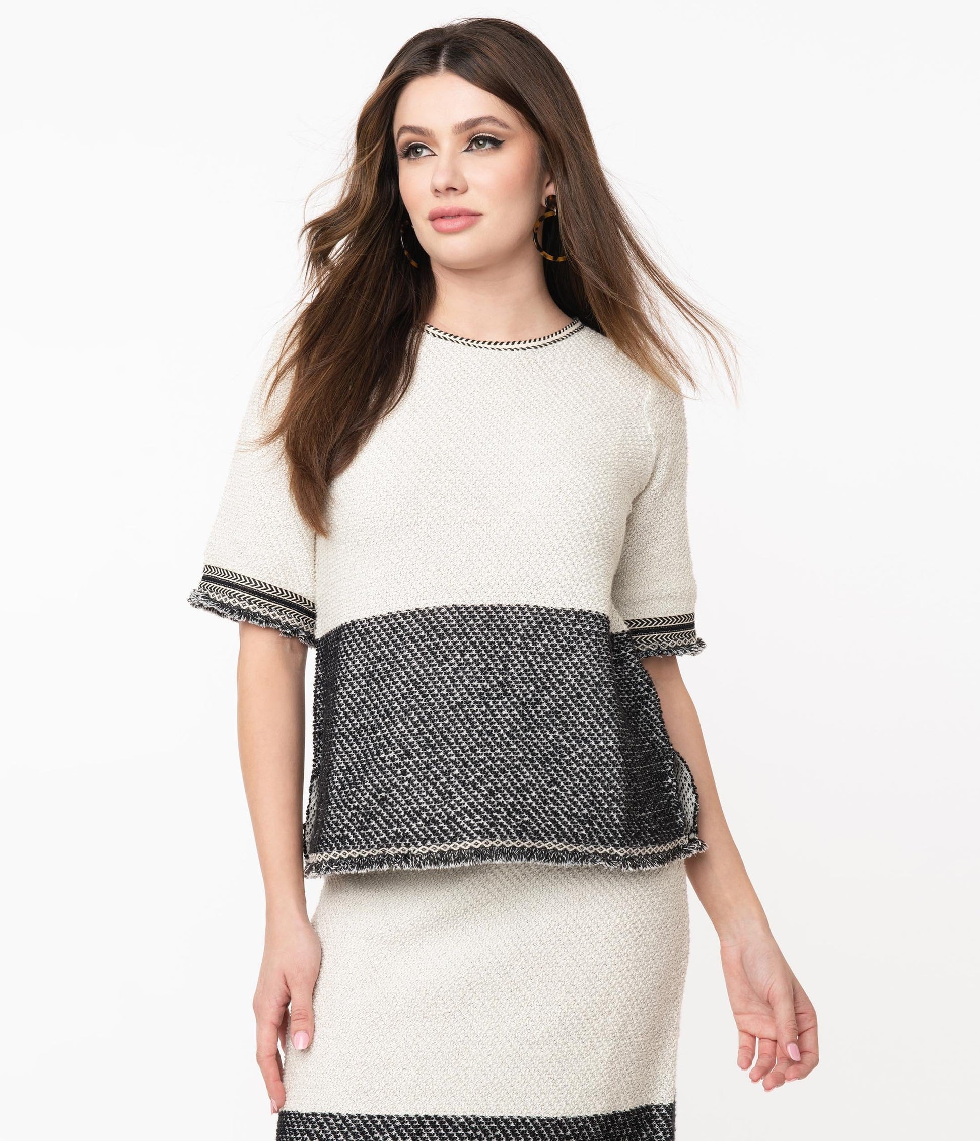 1970s Style Ivory & Black Colorblock Sweater