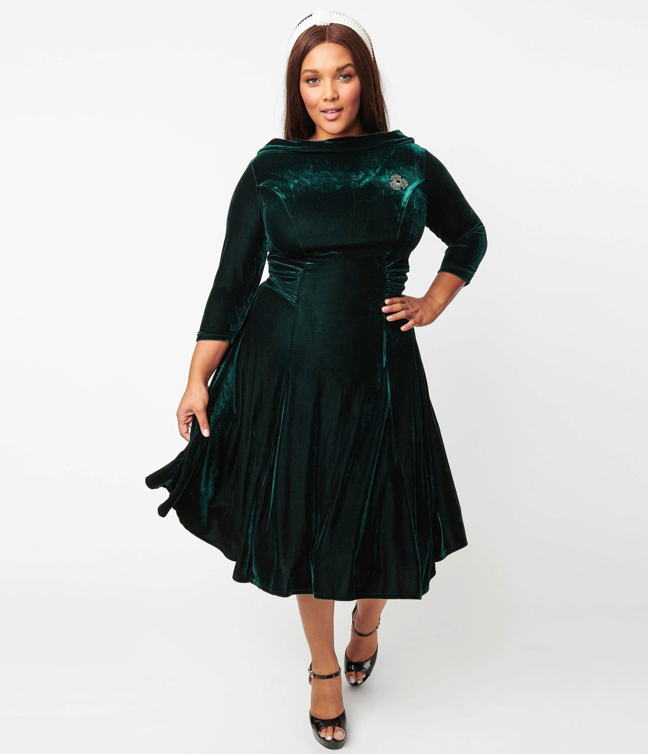 Unique Vintage Plus Size Emerald Velvet Nicola Swing Dress