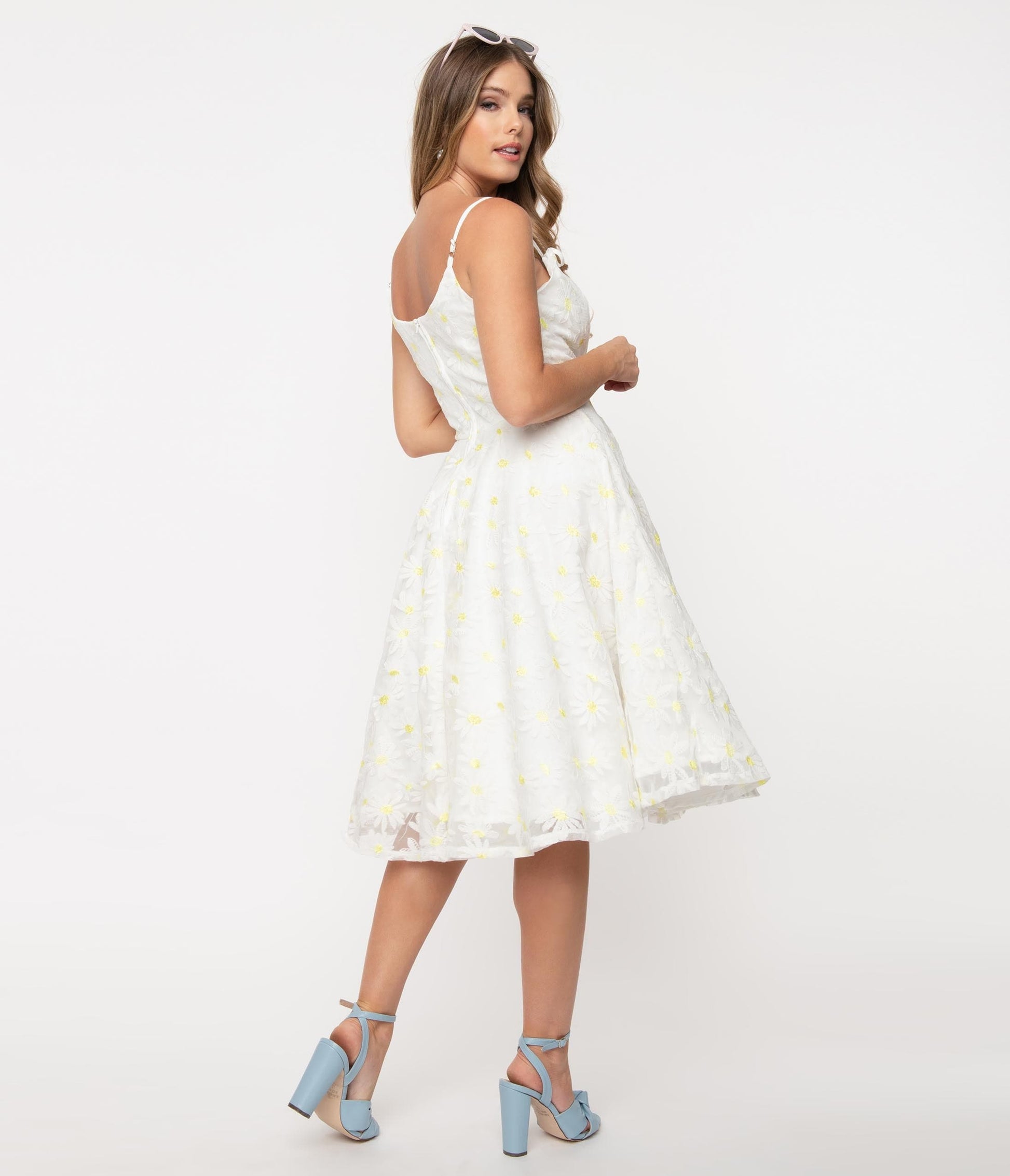 Magnolia Place White Daisy Lace Ray Swing Dress