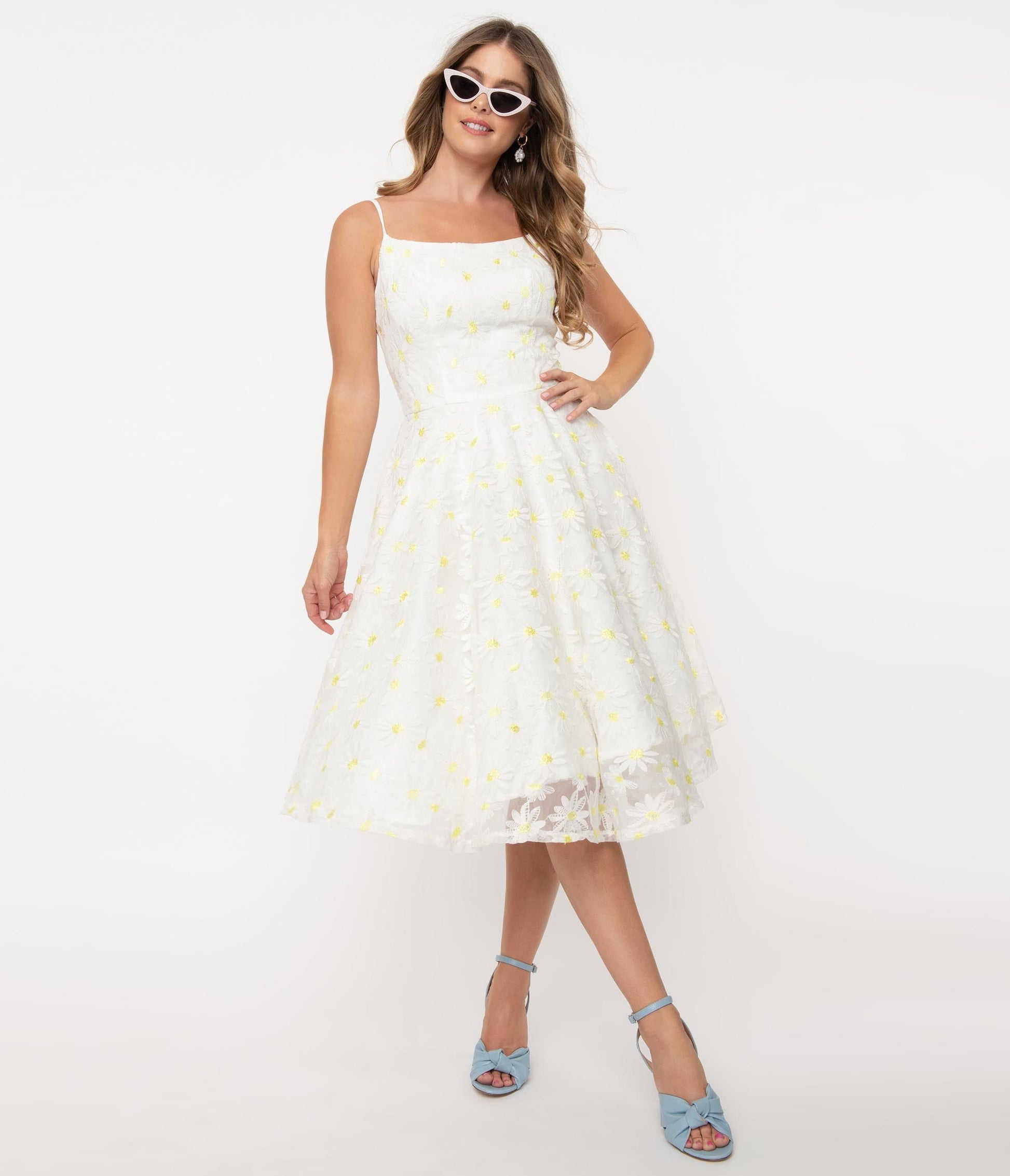 Magnolia Place White Daisy Lace Ray Swing Dress