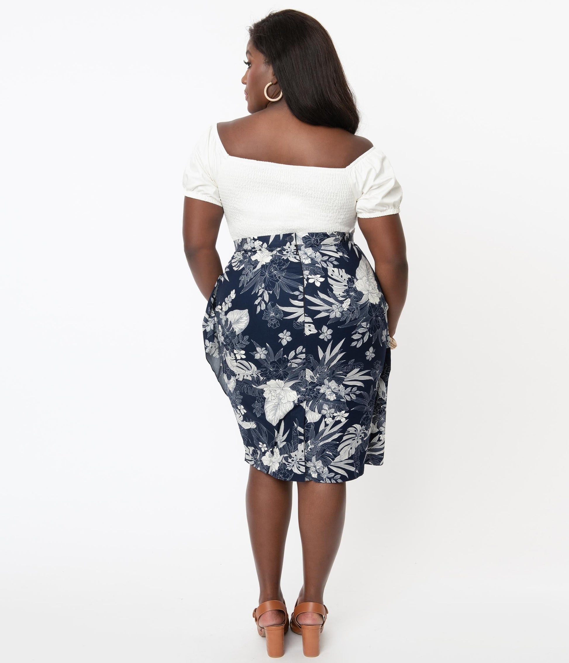 Magnolia Place Plus Size Navy Blue & White Hawaiian Print Moana Sarong Skirt